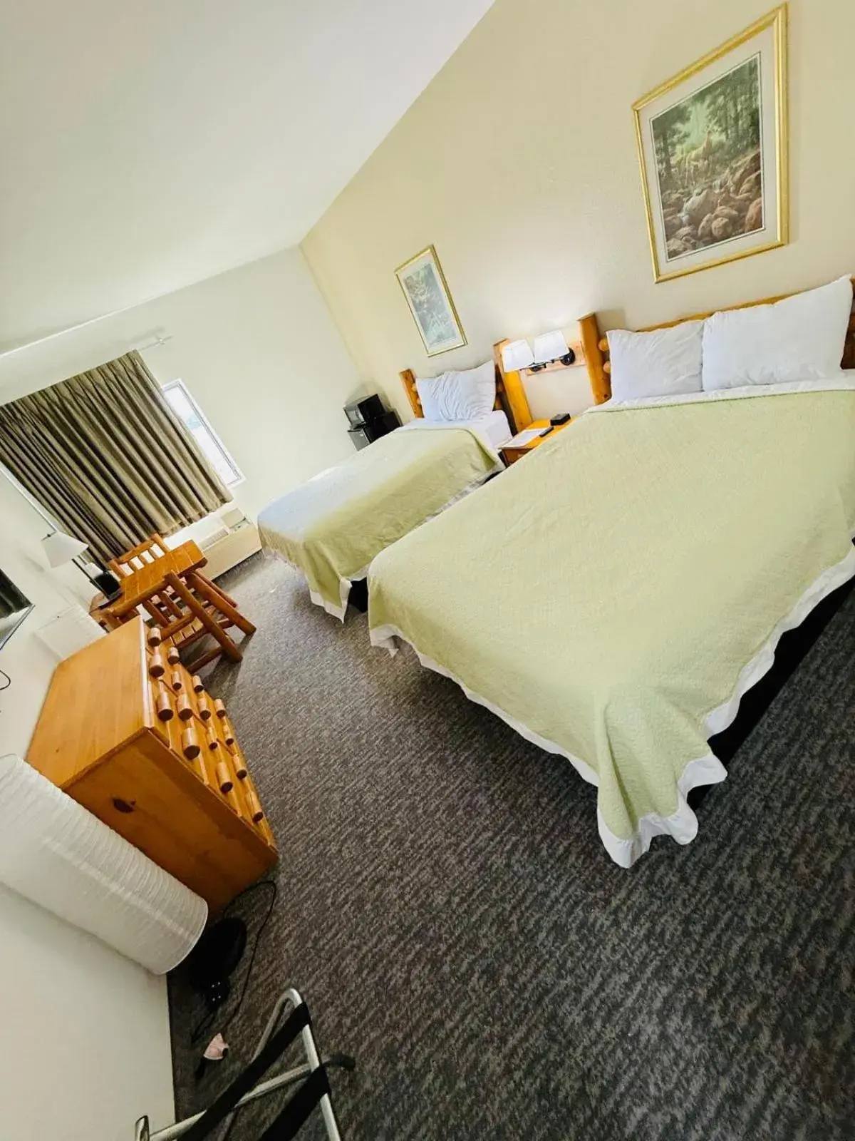 Bed in Knights Inn New Florence Bed in Knights Inn New Florence