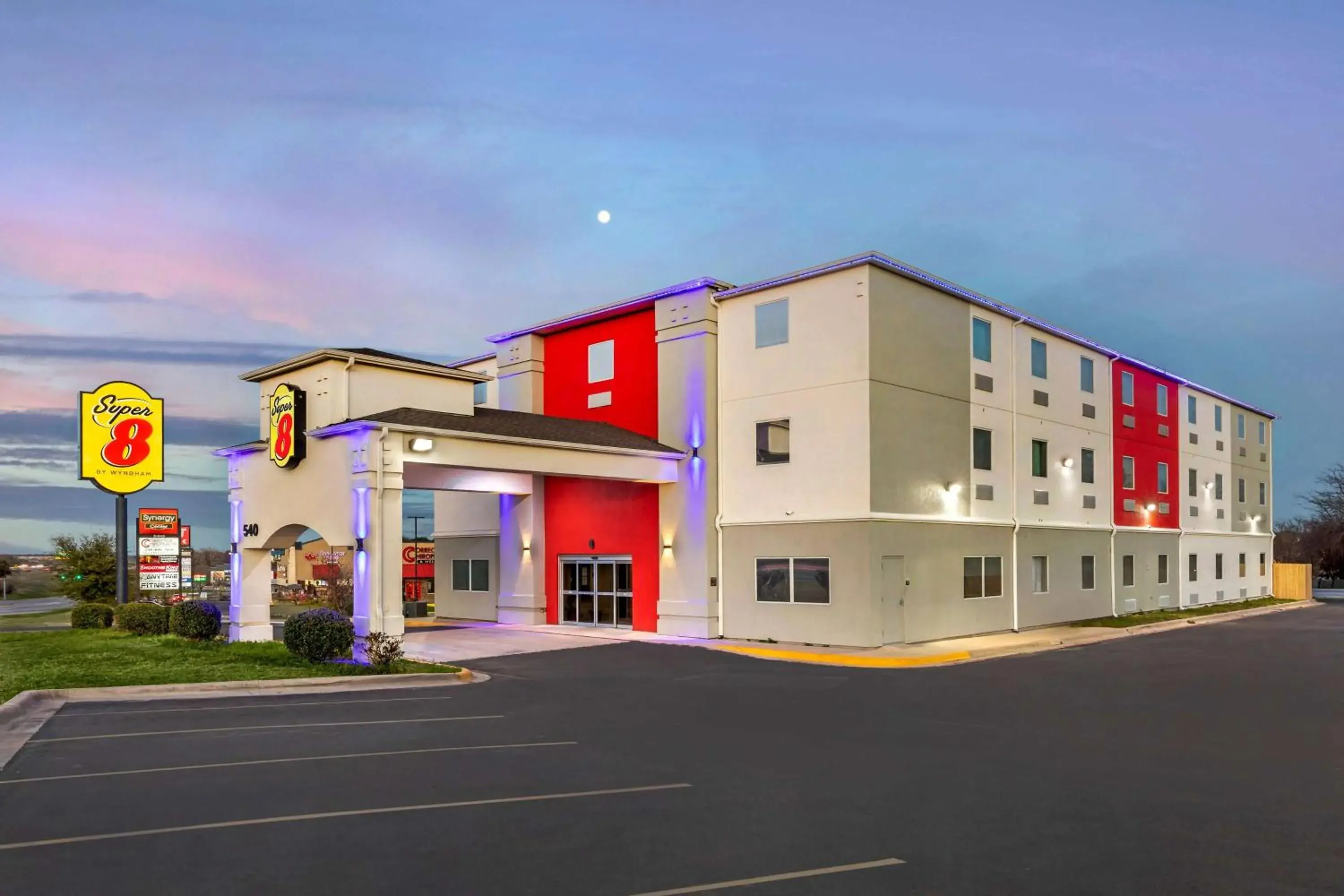 Property building in Super 8 by Wyndham Harker Heights Killeen - Fort Cavazos Property building in Super 8 by Wyndham Harker Heights Killeen - Fort Cavazos