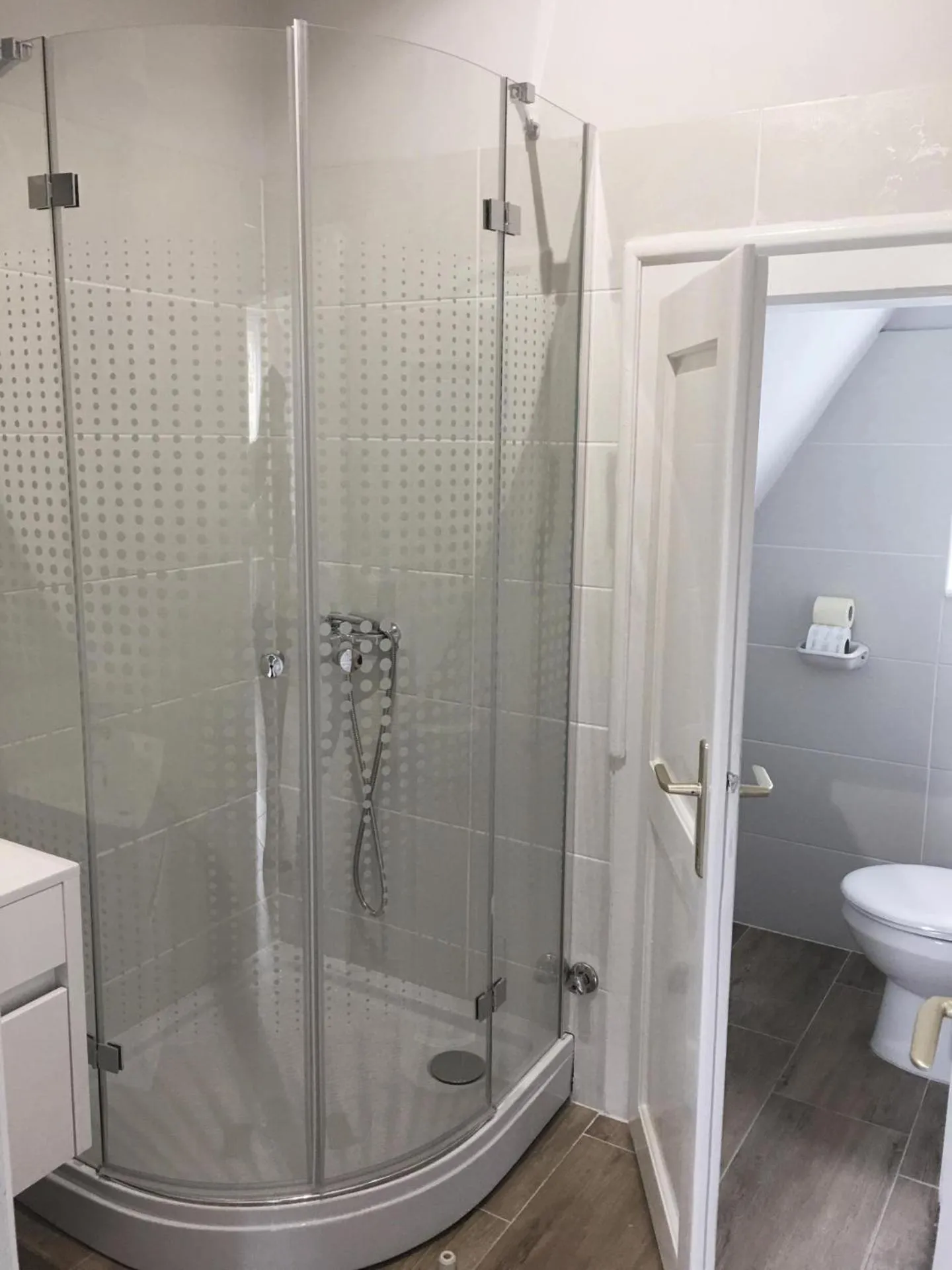 Bathroom in Napsugár Club és Panzió