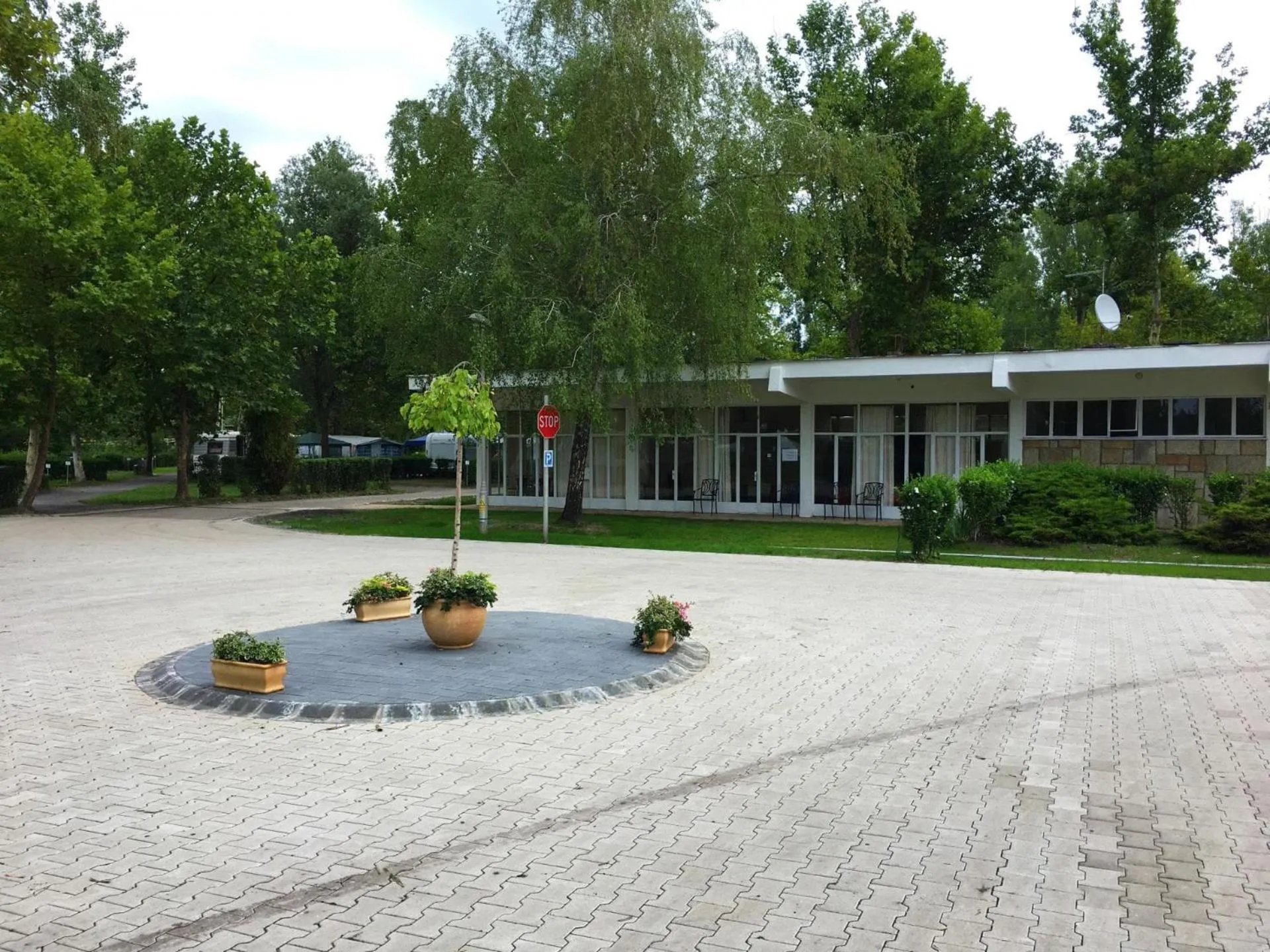 Property building in Napsugár Club és Panzió