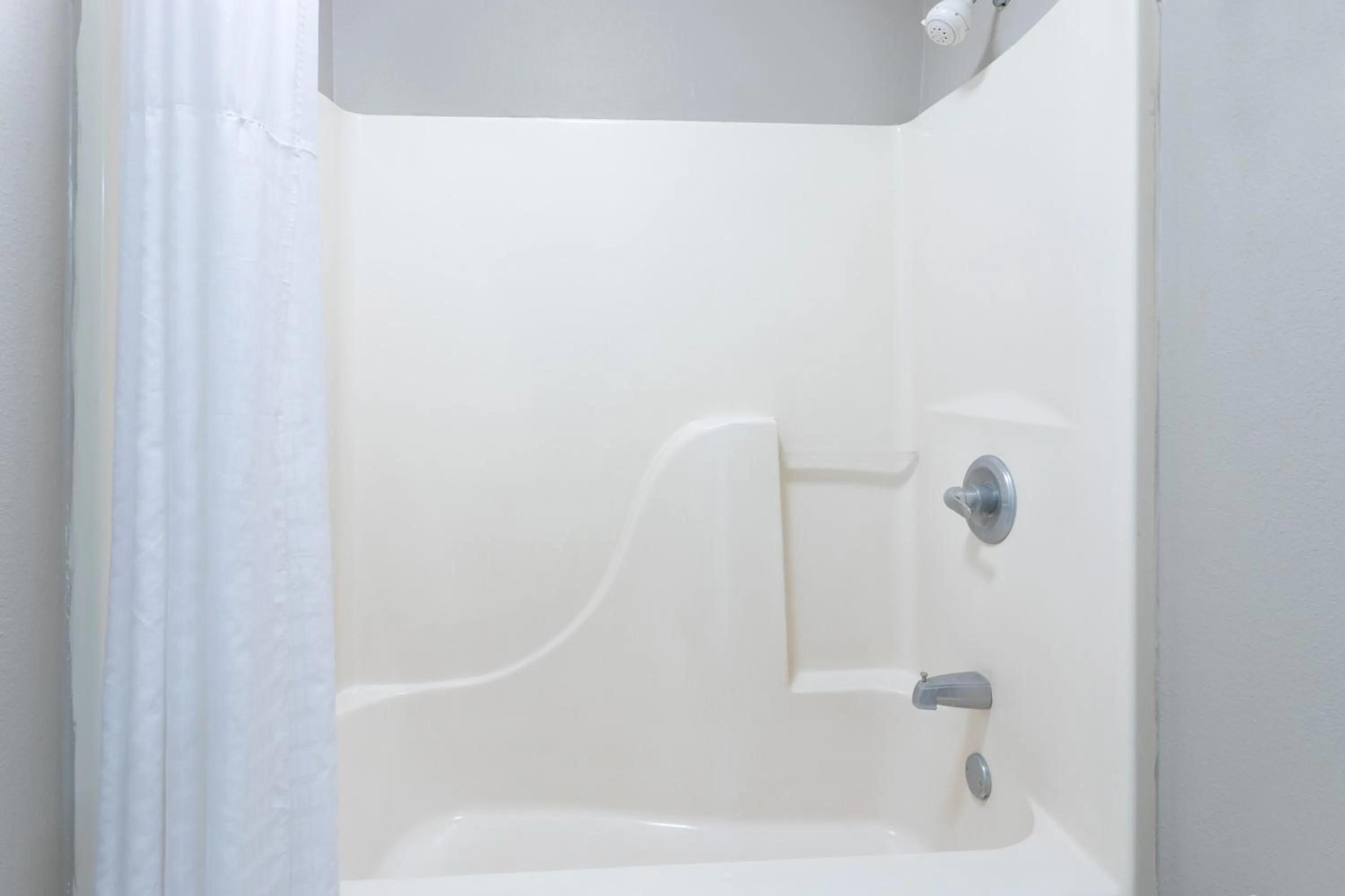 Bathroom in Studio 6 Opelousas, LA