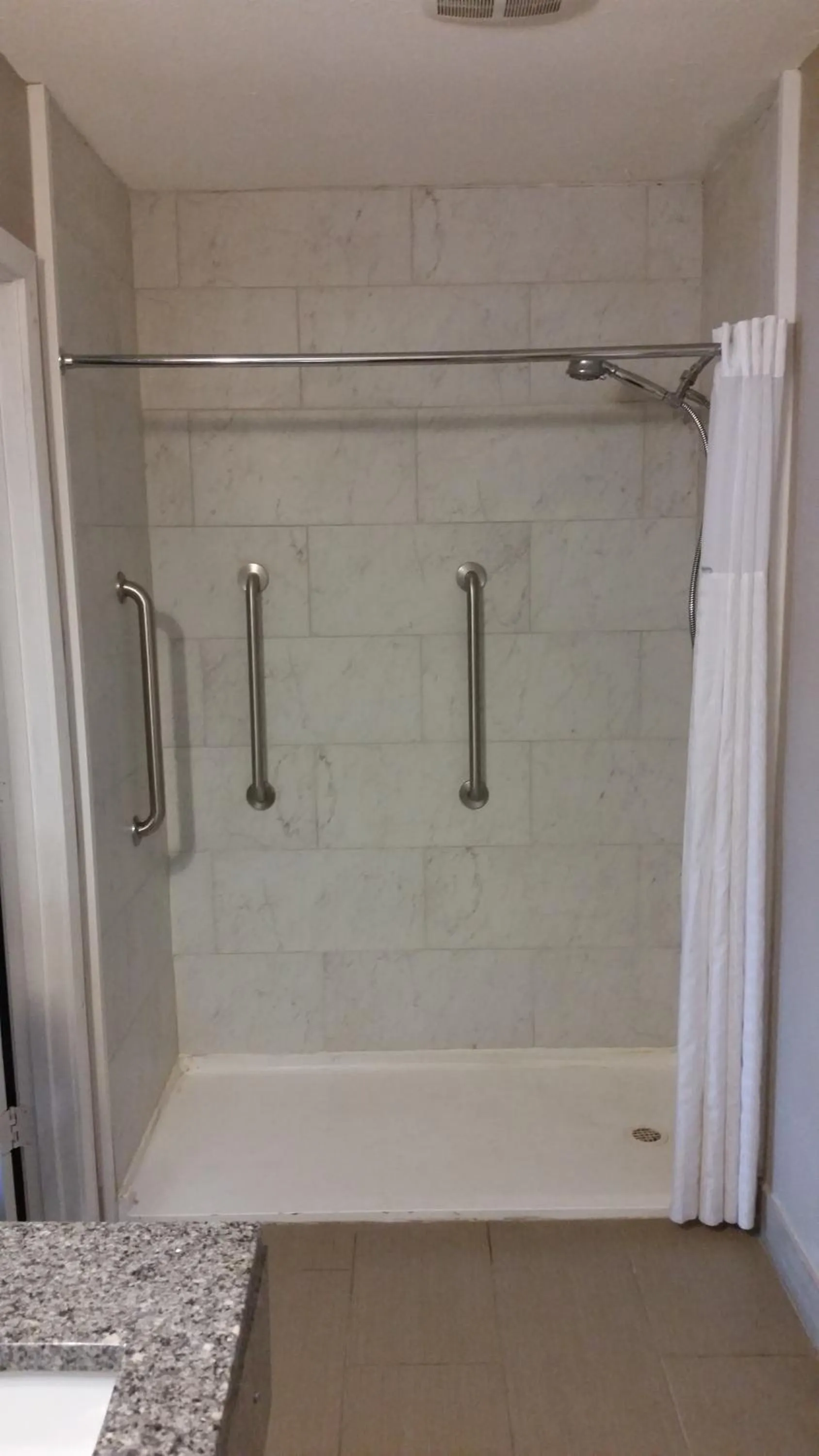 Bathroom in Studio 6 Opelousas, LA