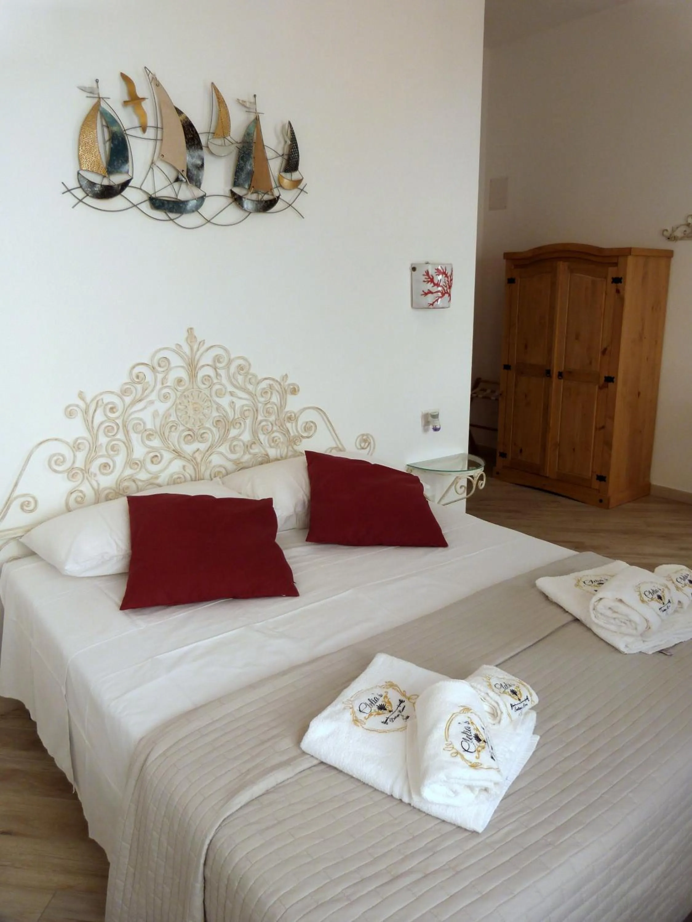 Clelia's Boutique Rooms & Suites