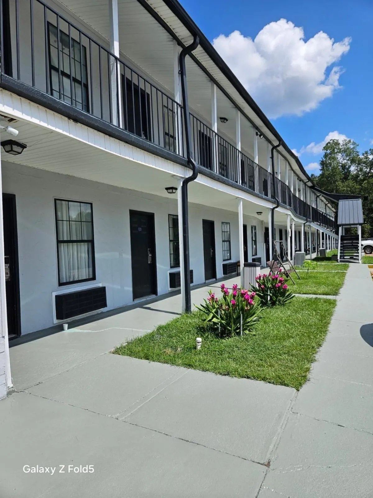 Property building in Rodeway Inn Hattiesburg North