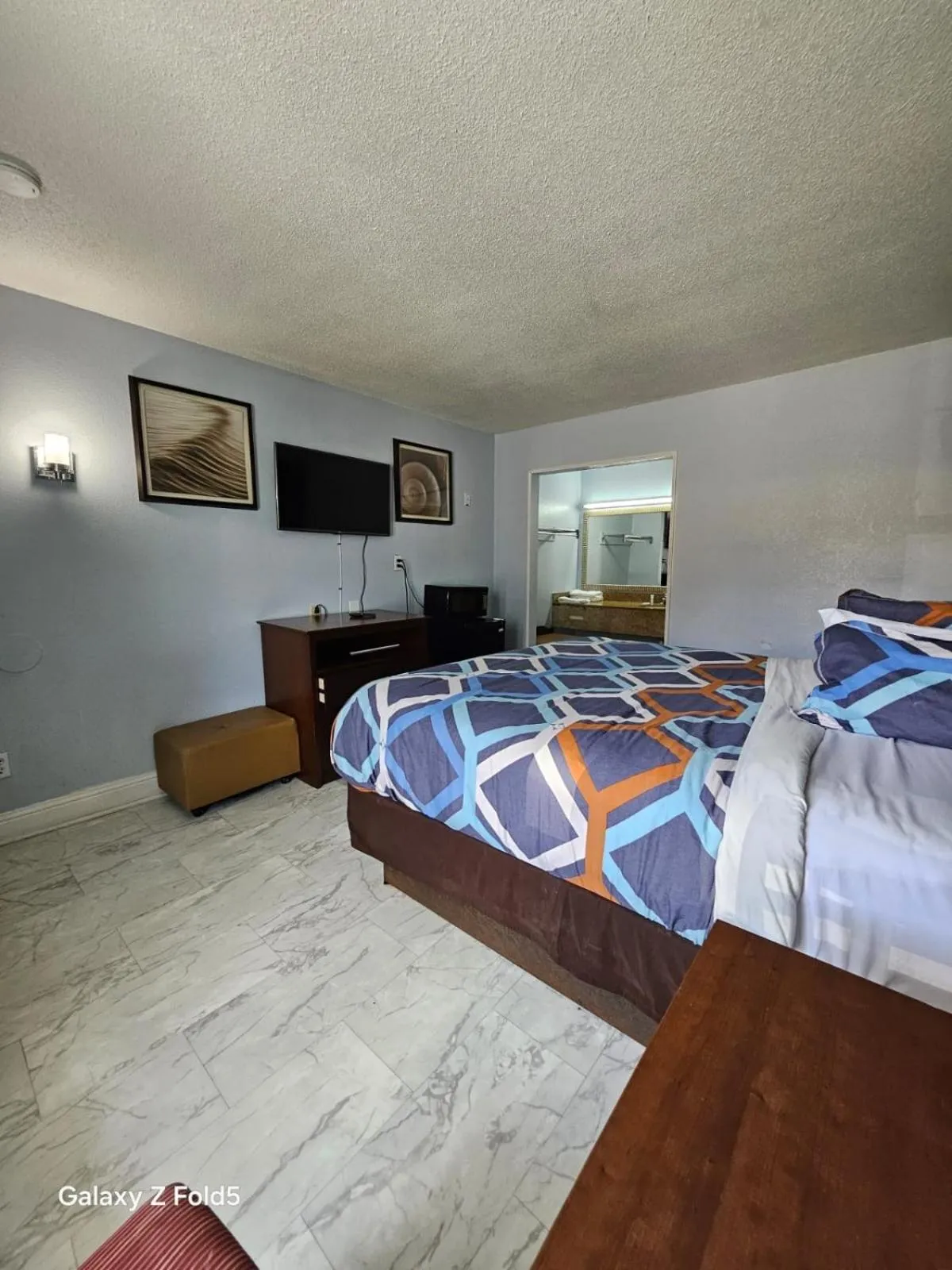 Photo of the whole room, Bed in Rodeway Inn Hattiesburg North