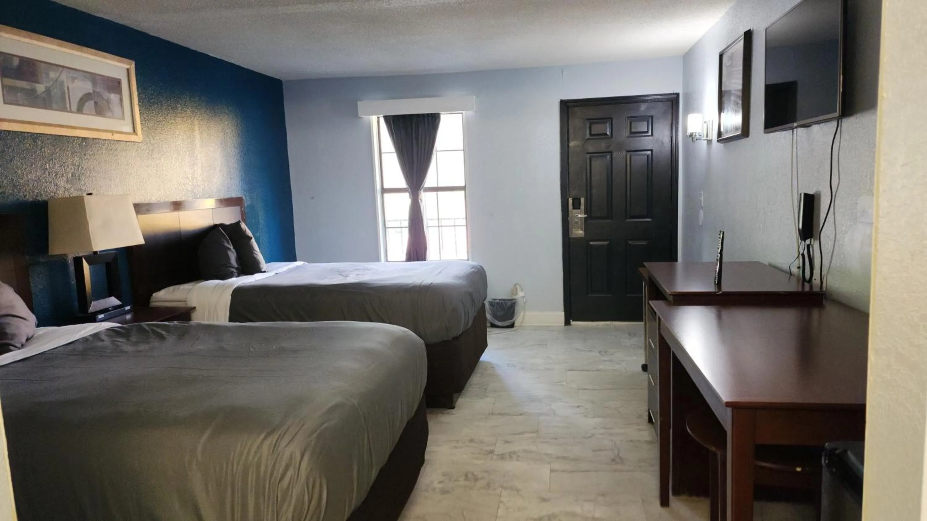 Photo of the whole room, Bed in Rodeway Inn Hattiesburg North