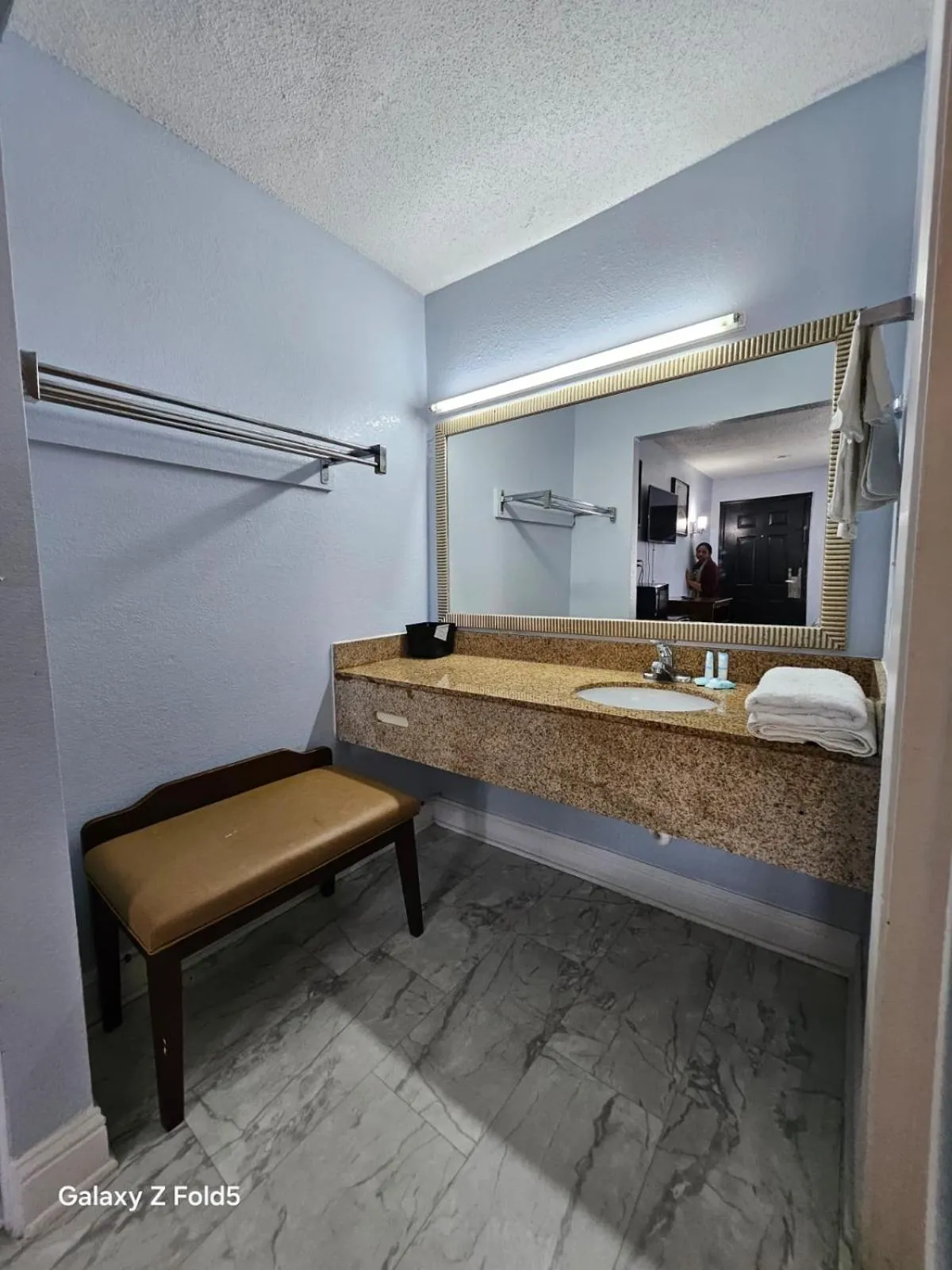 Bathroom in Rodeway Inn Hattiesburg North