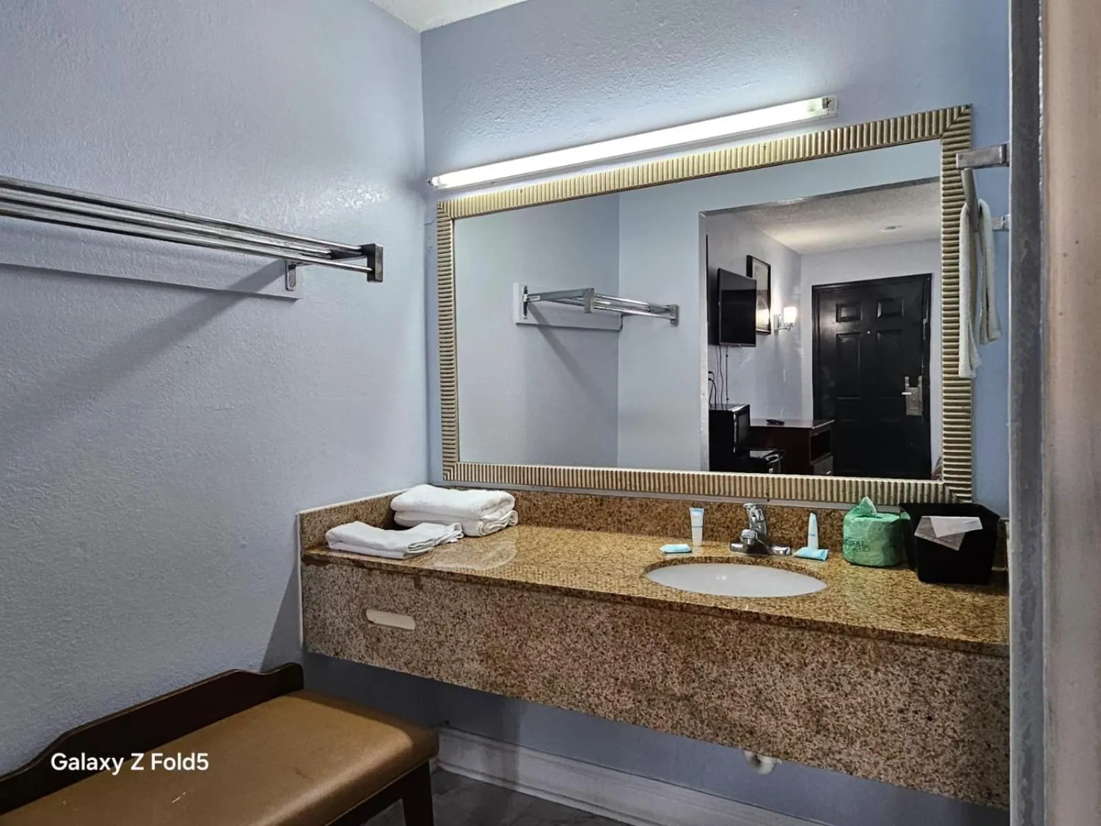 towels in Rodeway Inn Hattiesburg North