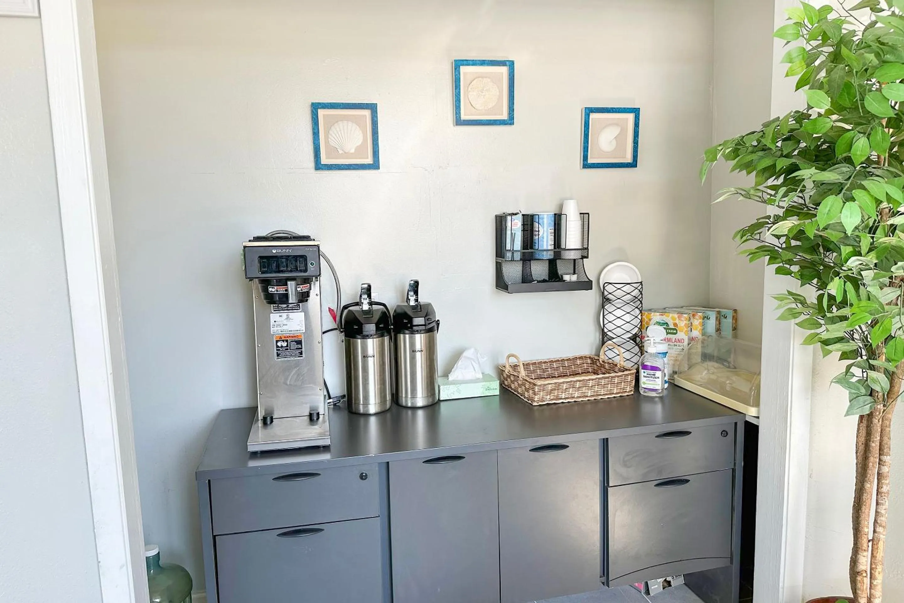 Breakfast in Rodeway Inn Hattiesburg North