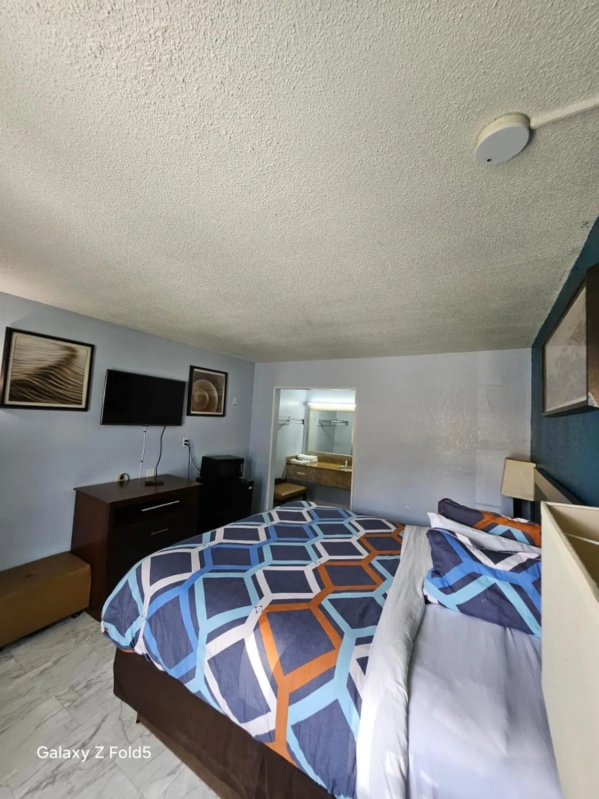 Bedroom, Bed in Rodeway Inn Hattiesburg North