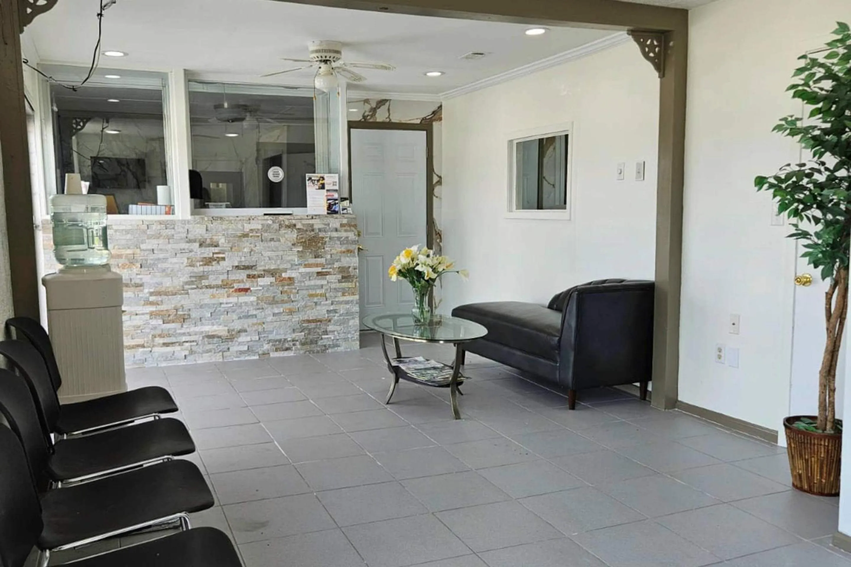 Lobby or reception in Rodeway Inn Hattiesburg North