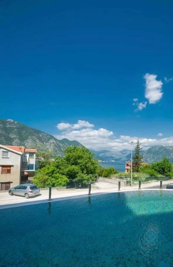 LaNi Lux View with Swimming Pool