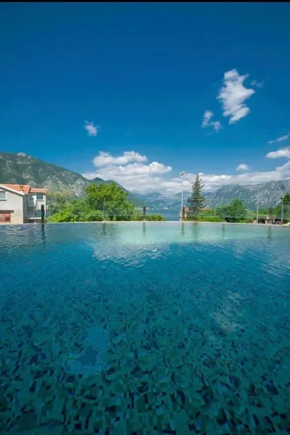 LaNi Lux View with Swimming Pool