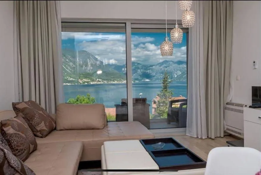 LaNi Lux View with Swimming Pool