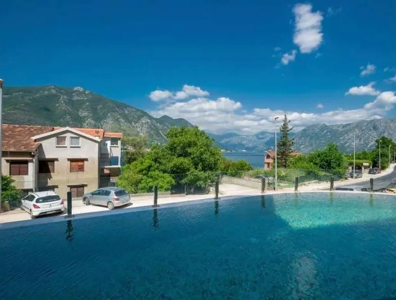 LaNi Lux View with Swimming Pool