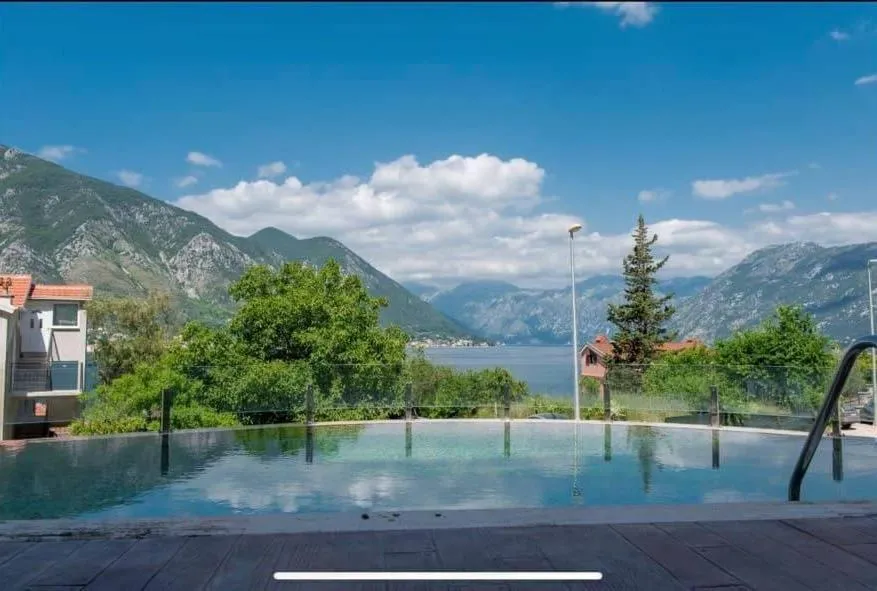 LaNi Lux View with Swimming Pool