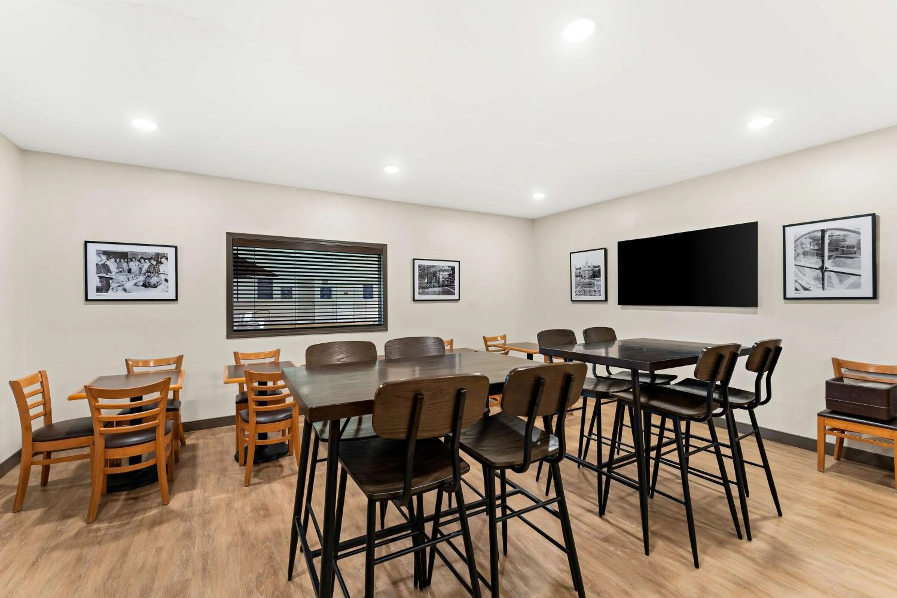 Breakfast in Best Western Vermillion Inn