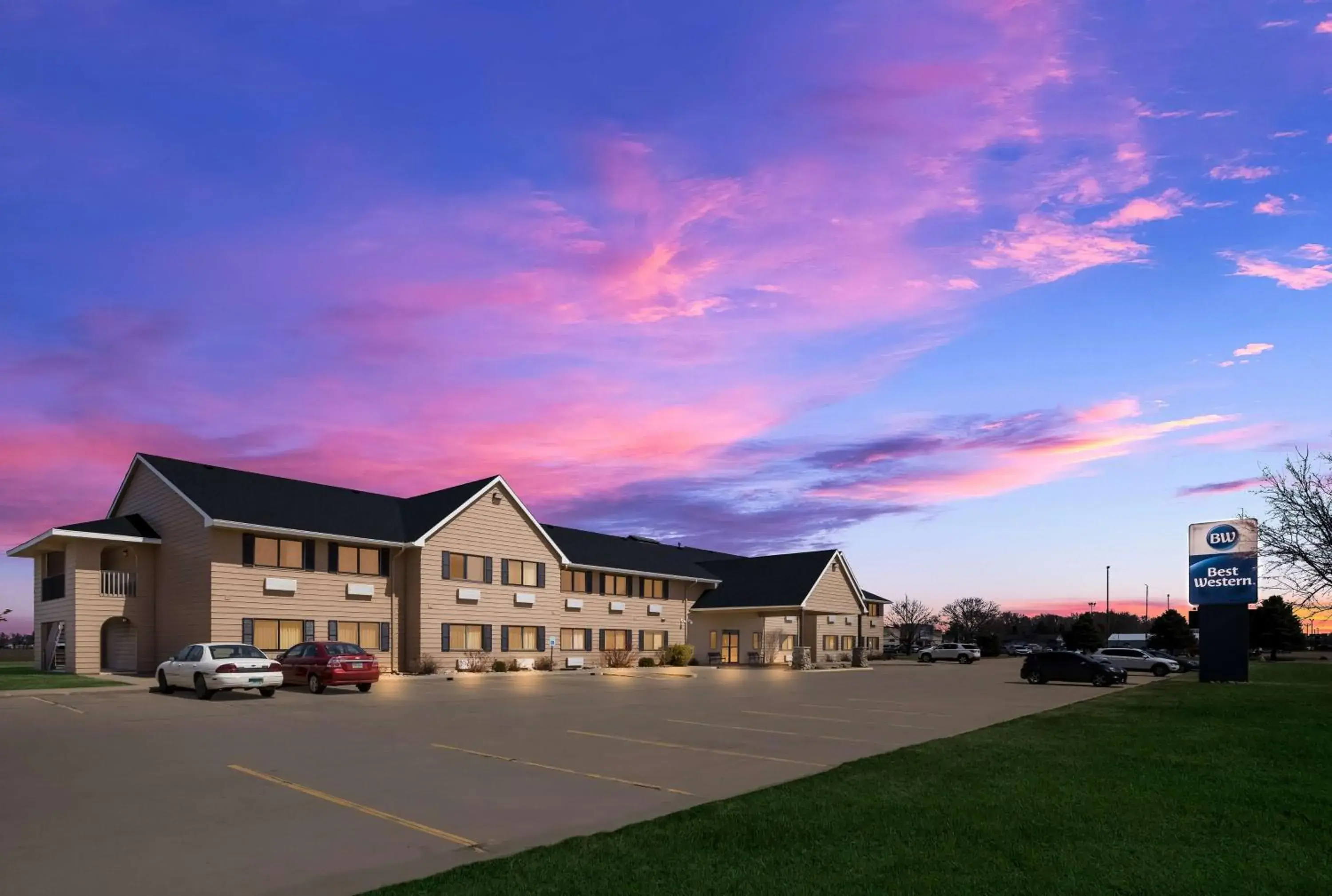 Property building in Best Western Vermillion Inn Property building in Best Western Vermillion Inn