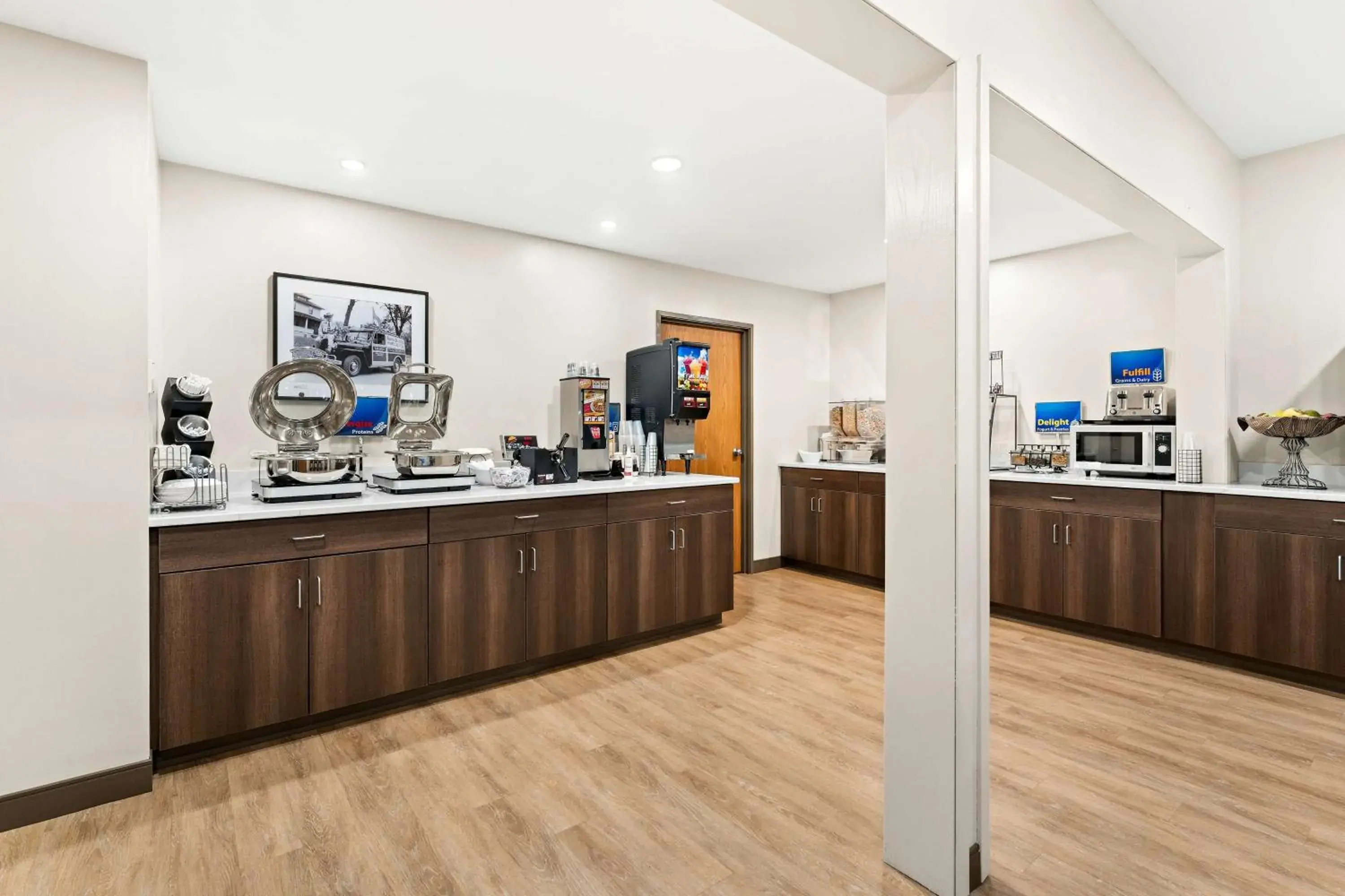 Breakfast in Best Western Vermillion Inn Breakfast in Best Western Vermillion Inn