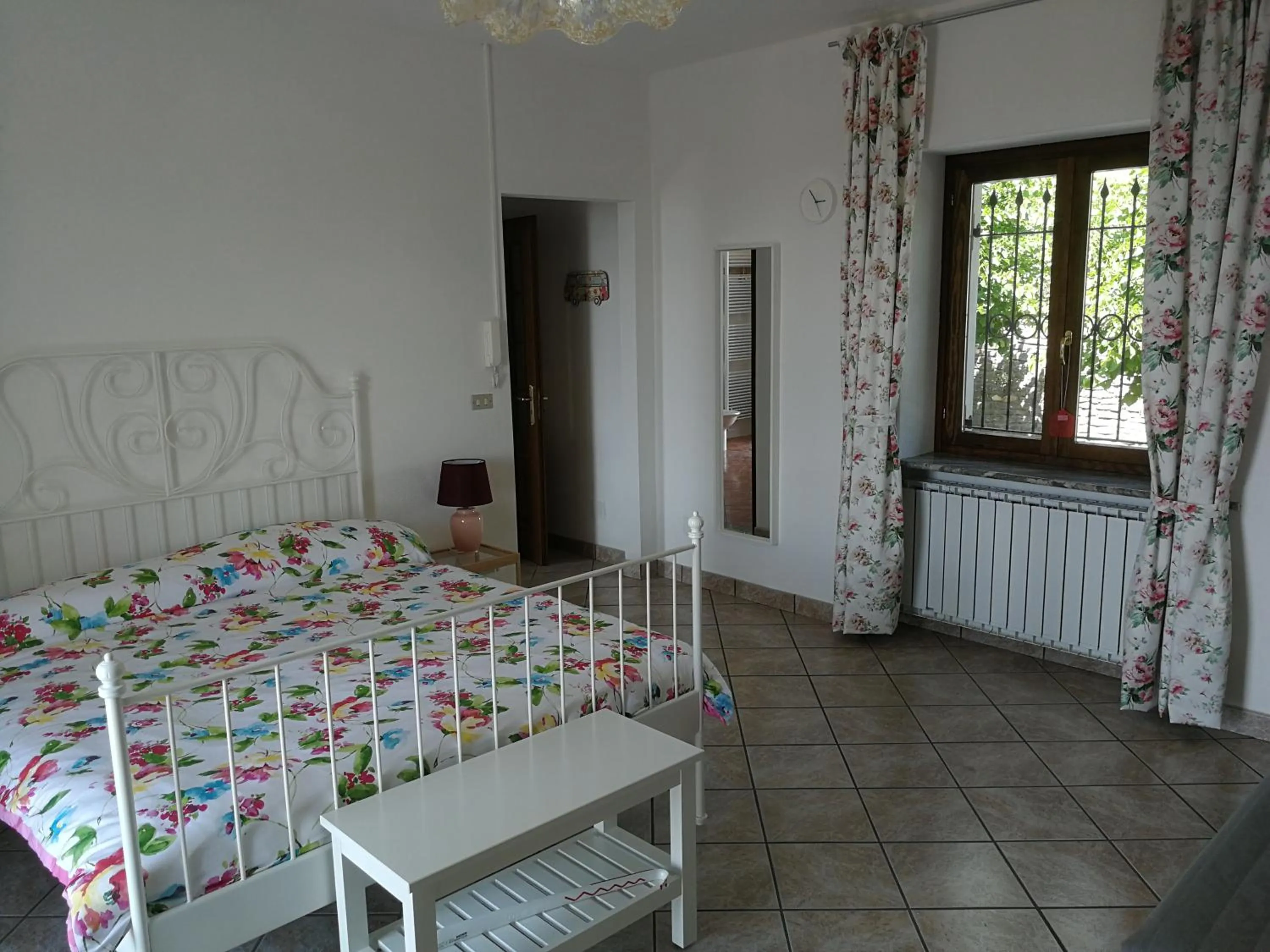 Bed in Villa Belvedere Langhe