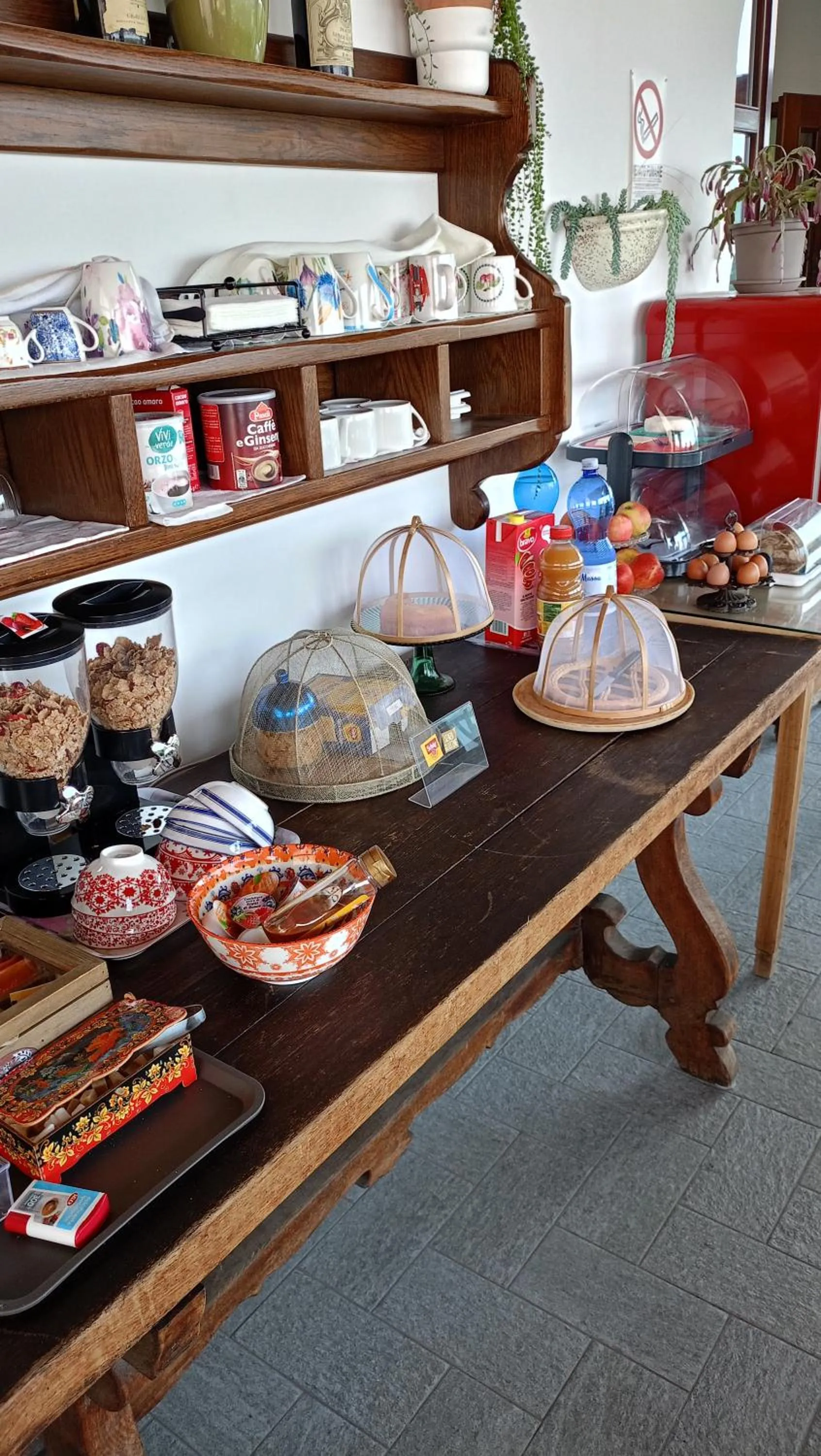 Breakfast in Villa Belvedere Langhe