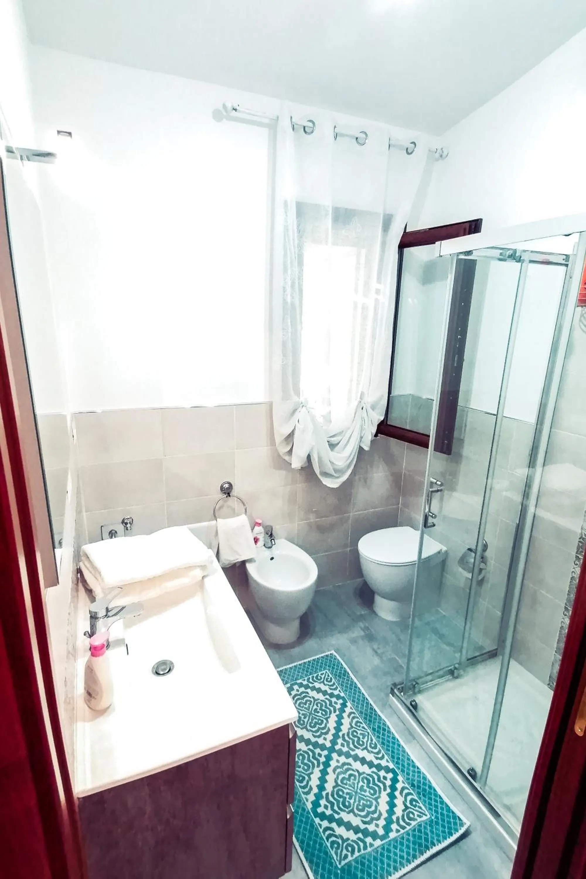 Shower in THE VINEYARDS