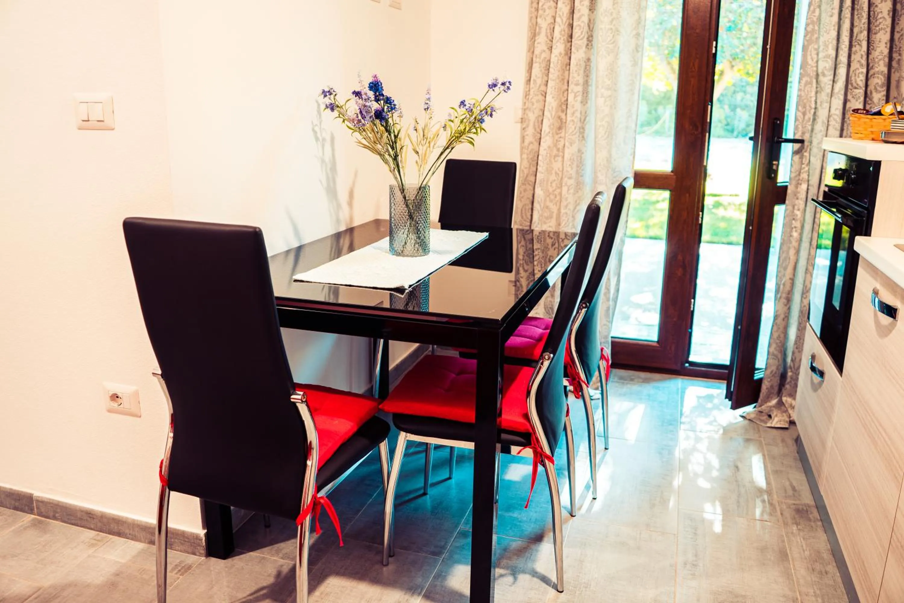 Living room in THE VINEYARDS