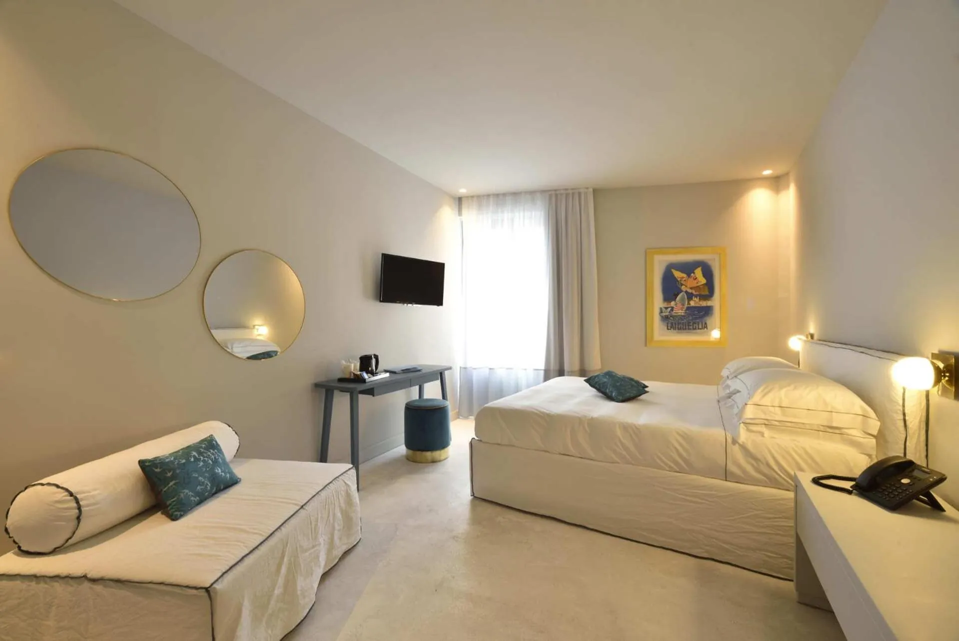 Photo of the whole room, Bed in Boutique Hotel de la Ville