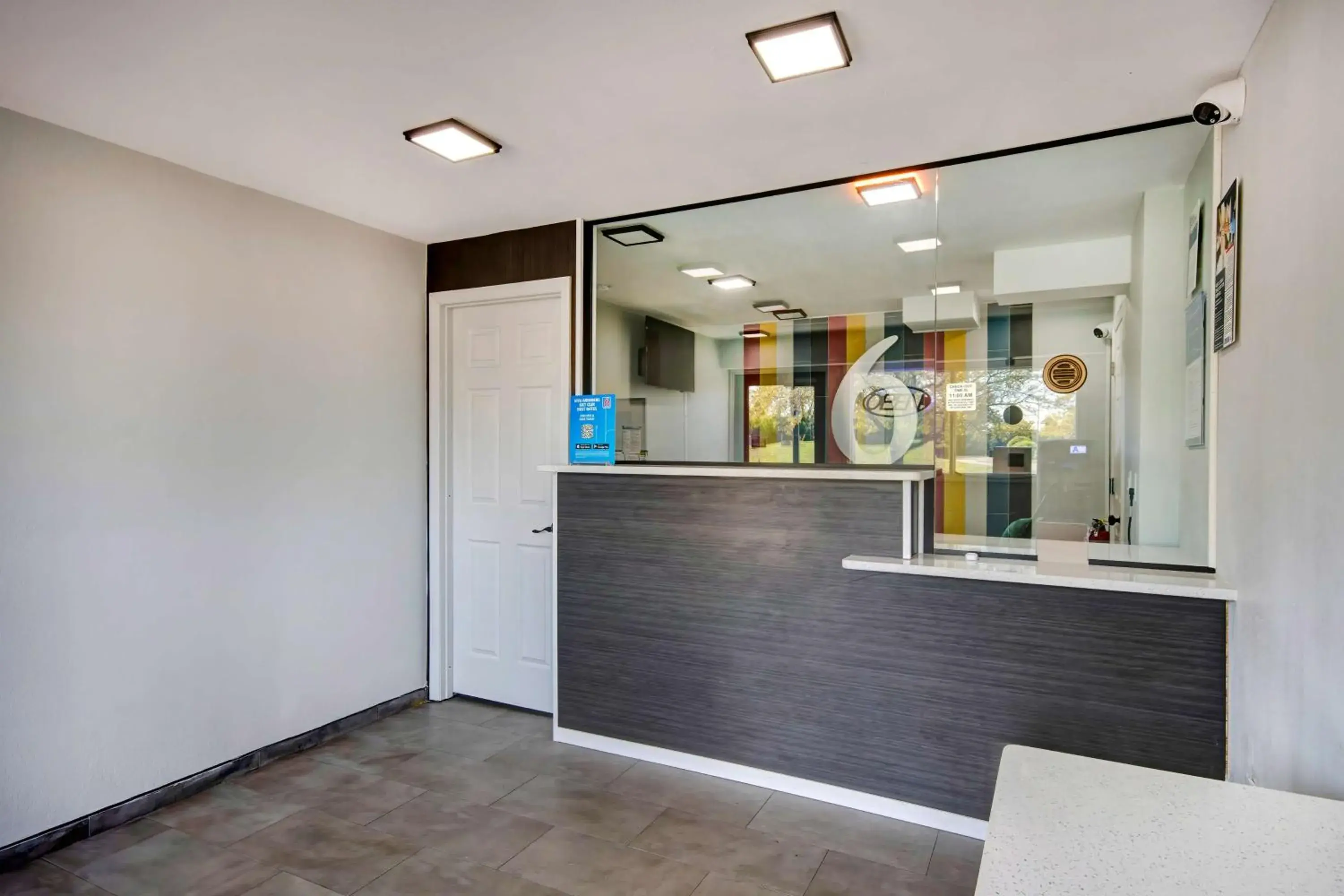 Lobby or reception in Motel 6 Columbus OH - OSU North Lobby or reception in Motel 6 Columbus OH - OSU North