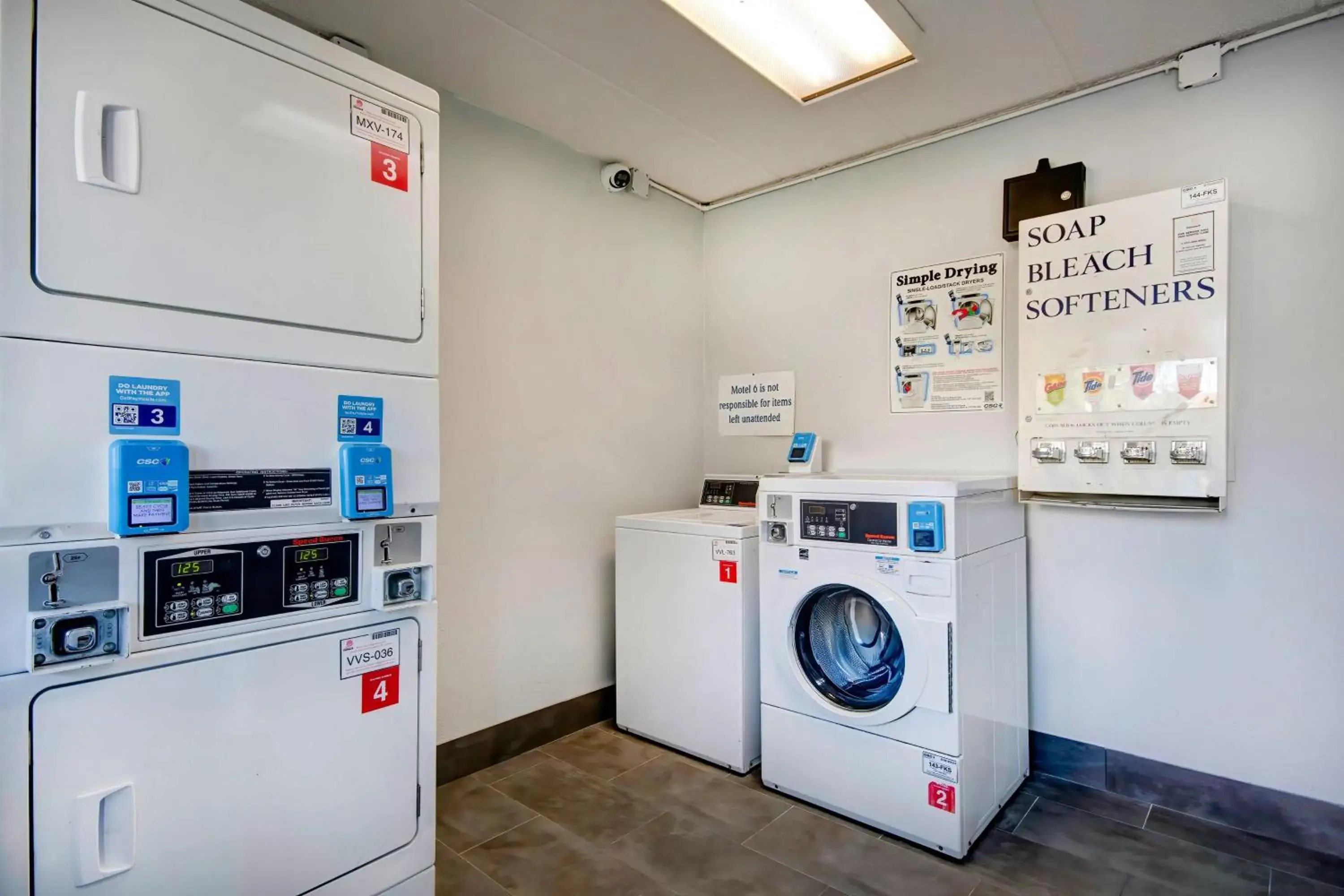 Property building in Motel 6 Columbus OH - OSU North Property building in Motel 6 Columbus OH - OSU North