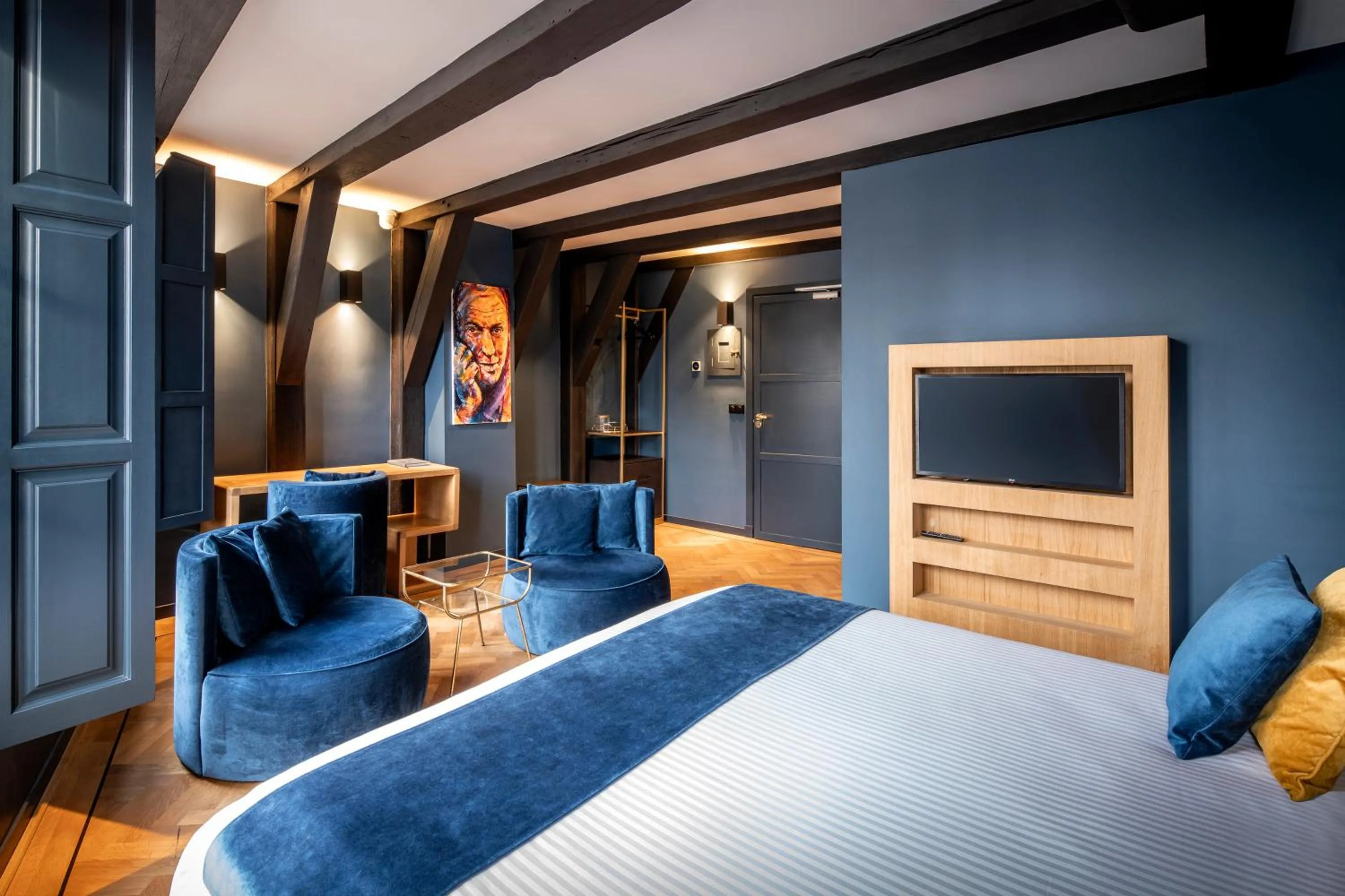 Living room, Bed in CTY Books