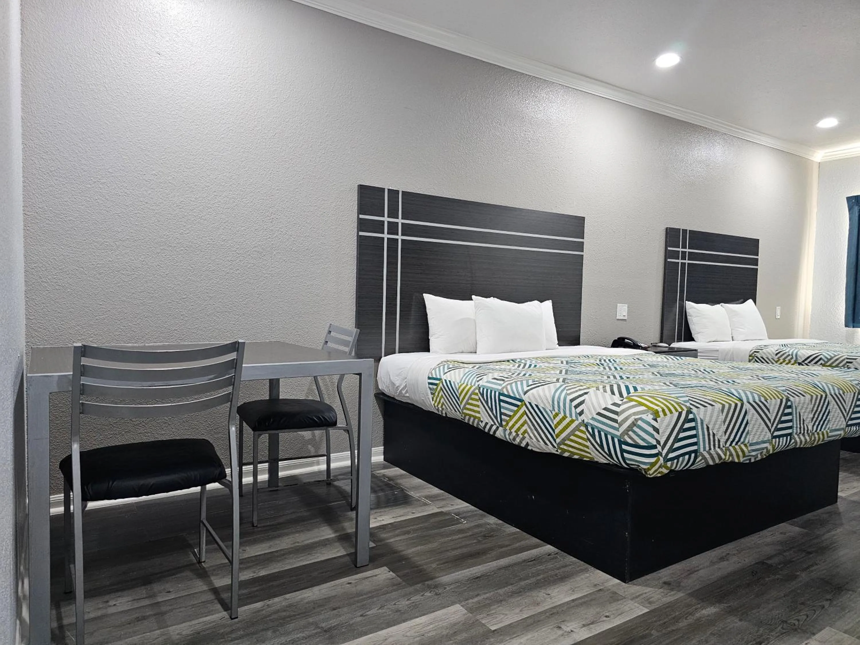 Photo of the whole room, Bed in Motel 6 Houston, TX - Hwy 249 and Fallbrook