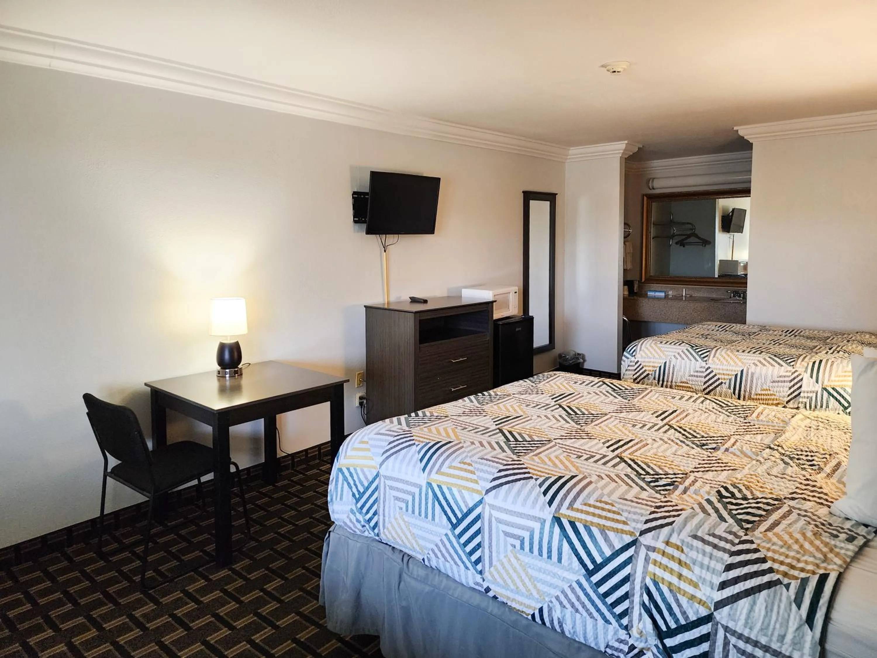Photo of the whole room, Bed in Motel 6 Crowley, LA