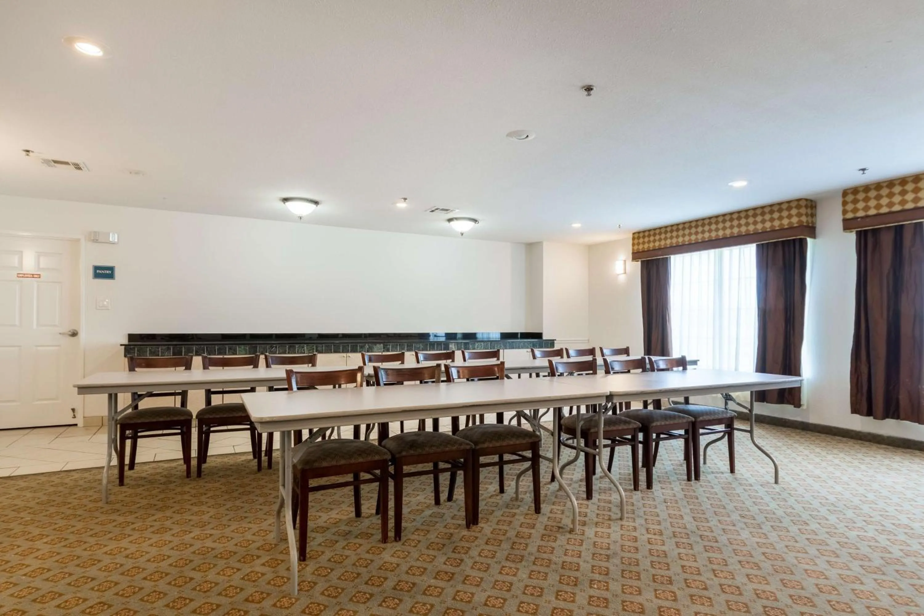 Meeting/conference room in Motel 6 Crowley, LA
