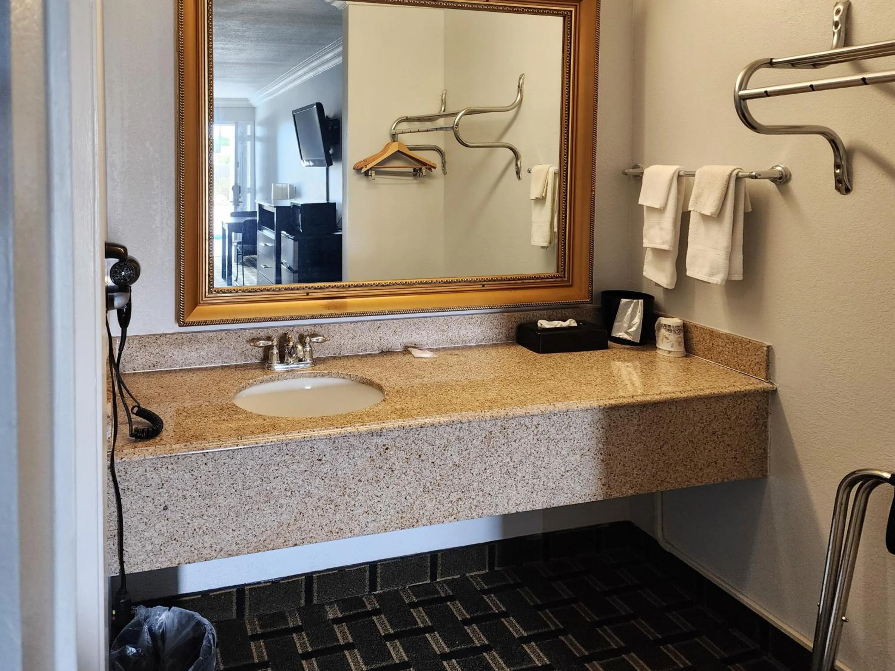 Bathroom in Motel 6 Crowley, LA