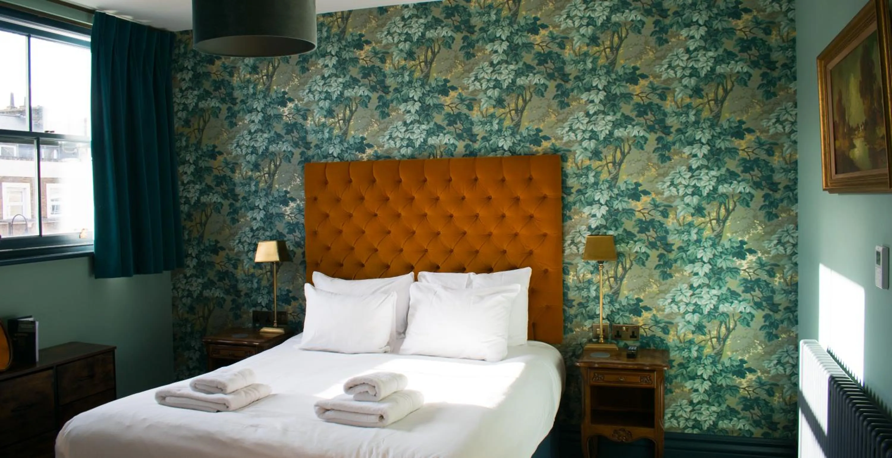 Bedroom, Bed in Westow House - London Crystal Palace