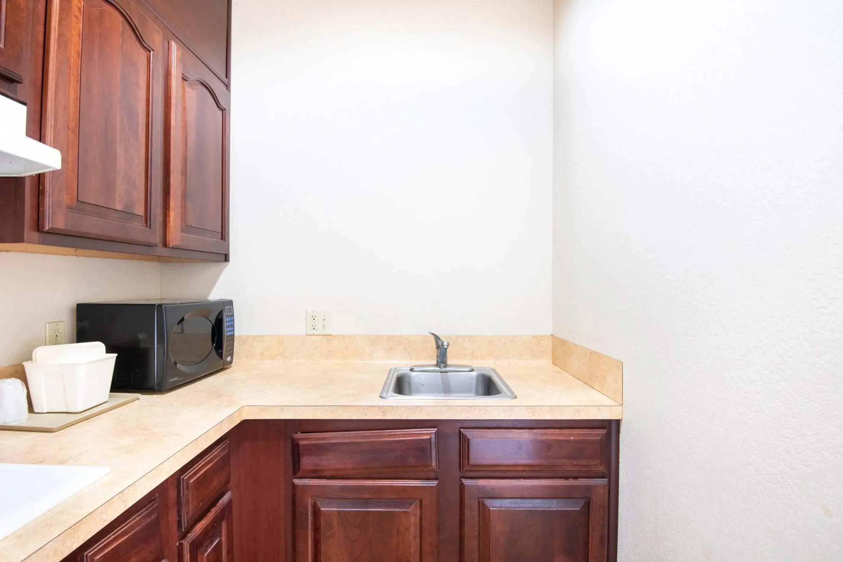 Premium 2 Queen Bed with Kitchenette in OYO Townhouse Clute Lake Jackson Premium 2 Queen Bed with Kitchenette in OYO Townhouse Clute Lake Jackson