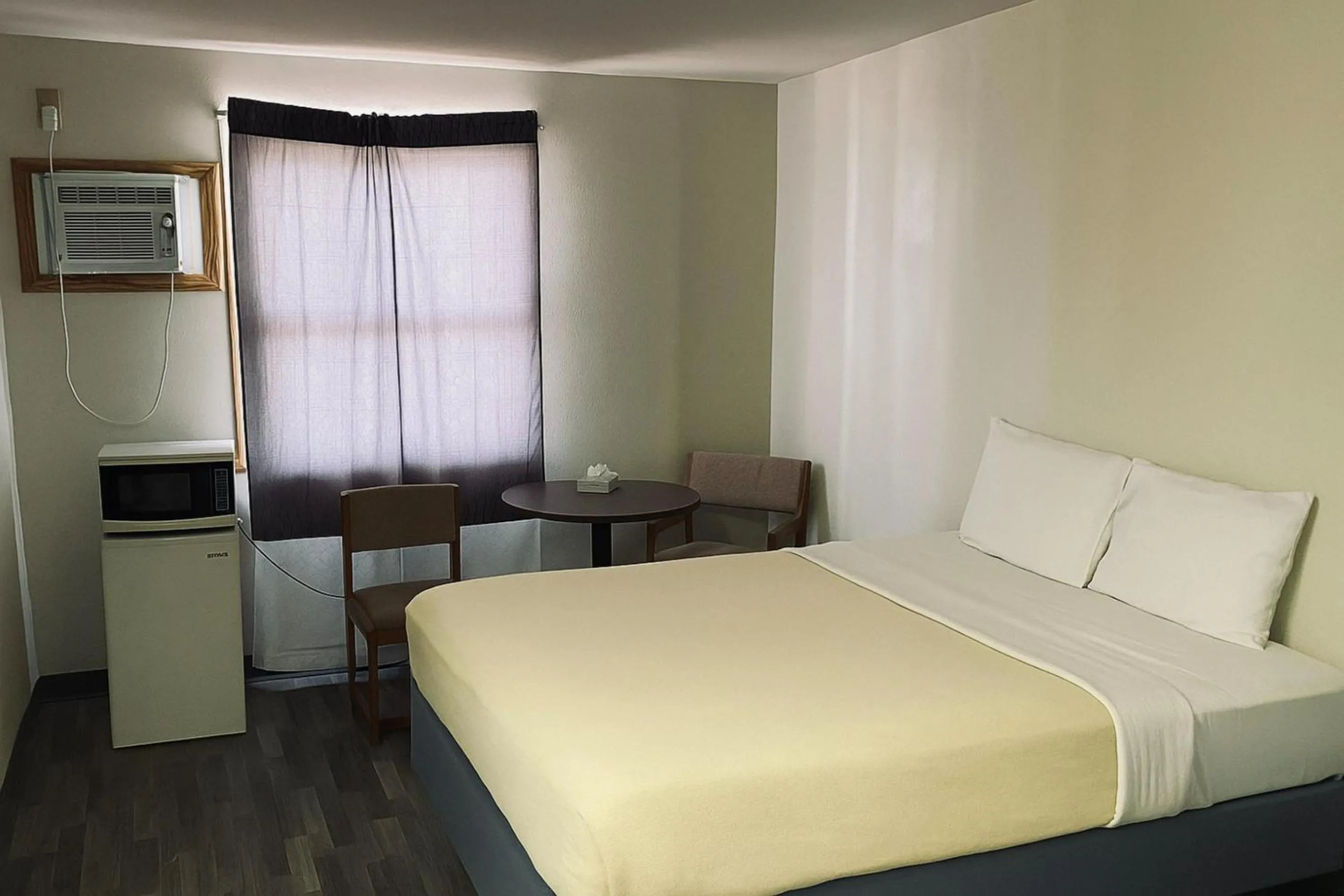 Bedroom, Bed in Homestead Inn Wolf Point Hwy 2