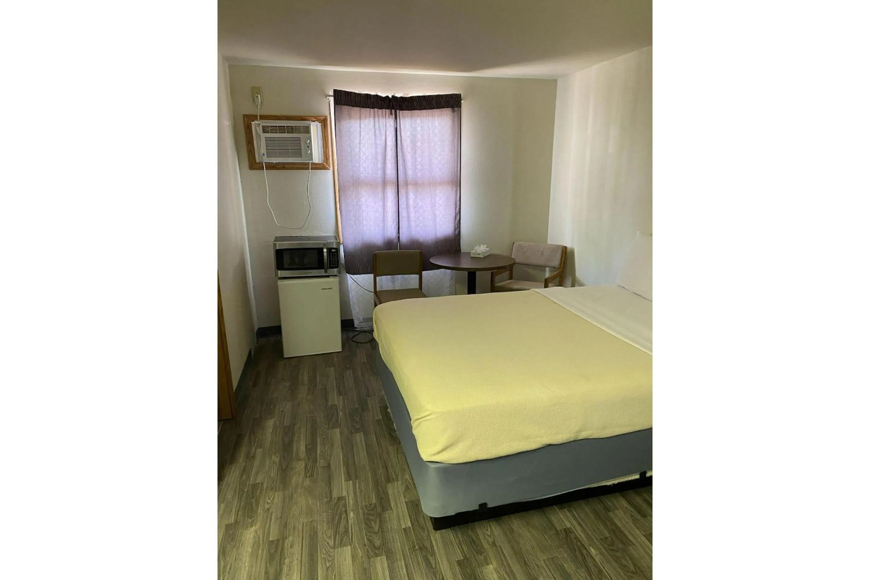 Bedroom, Bed in Homestead Inn Wolf Point Hwy 2