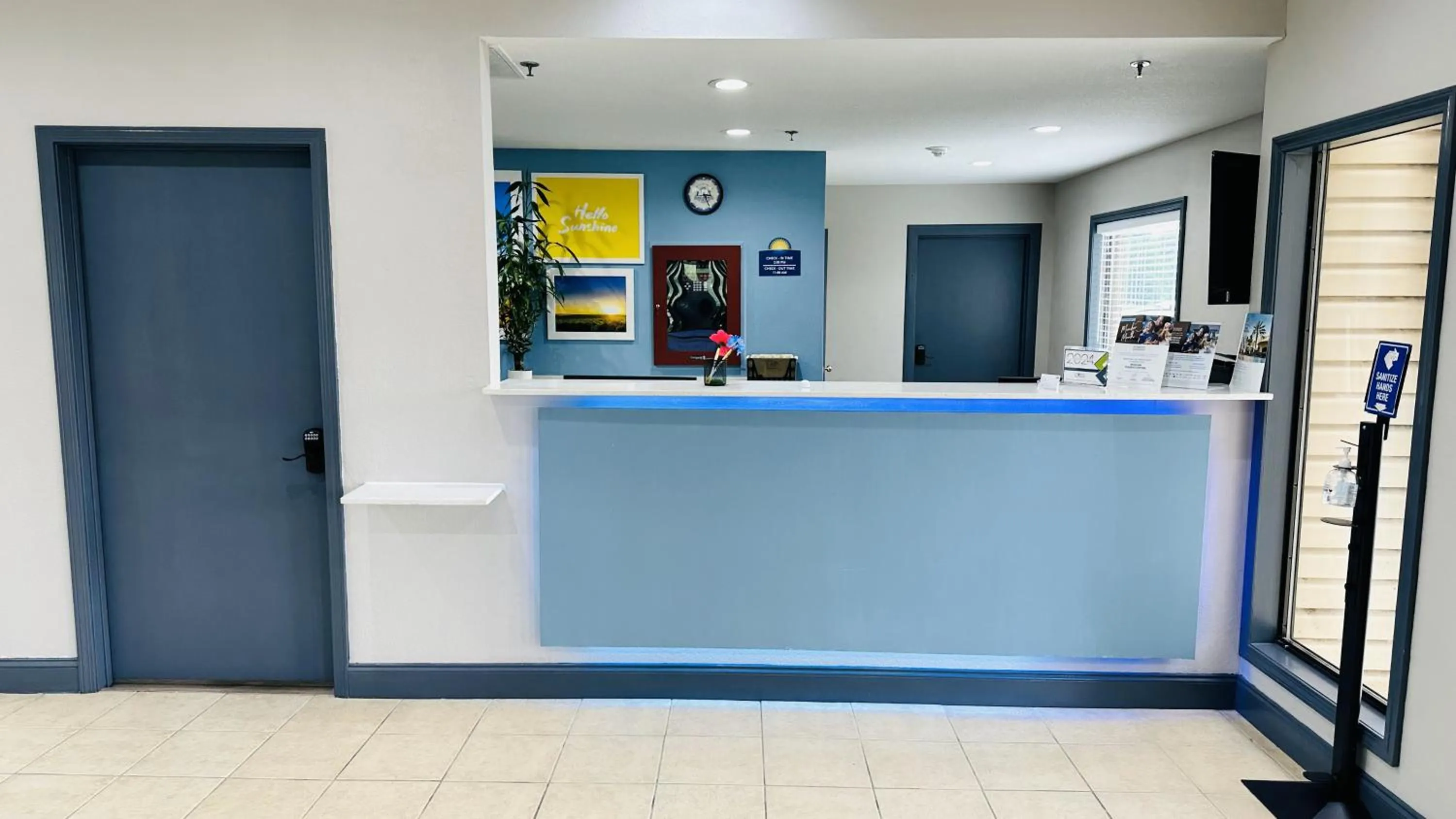 Lobby or reception in Days Inn & Suites by Wyndham Wynne