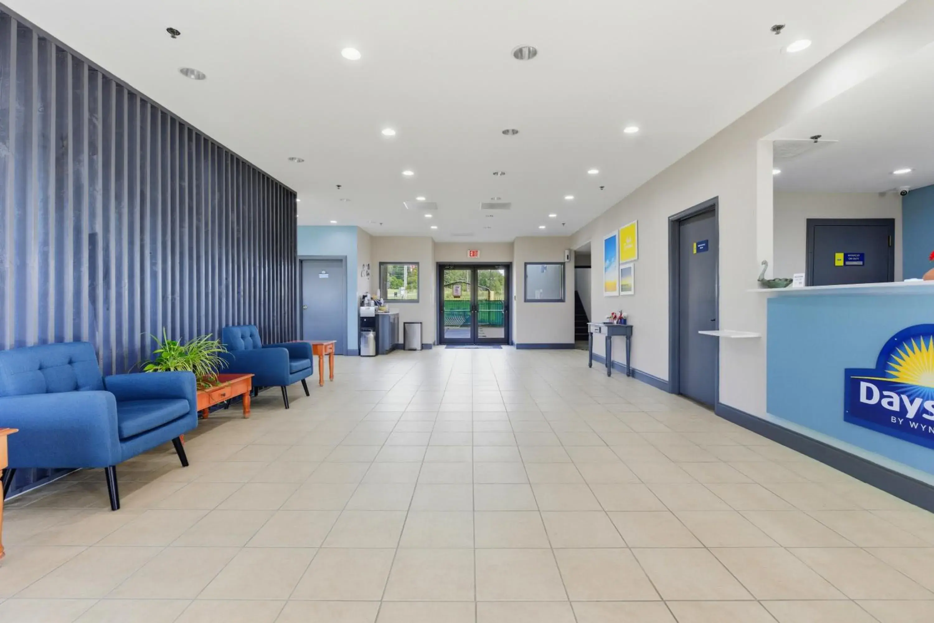 Property building in Days Inn & Suites by Wyndham Wynne Property building in Days Inn & Suites by Wyndham Wynne