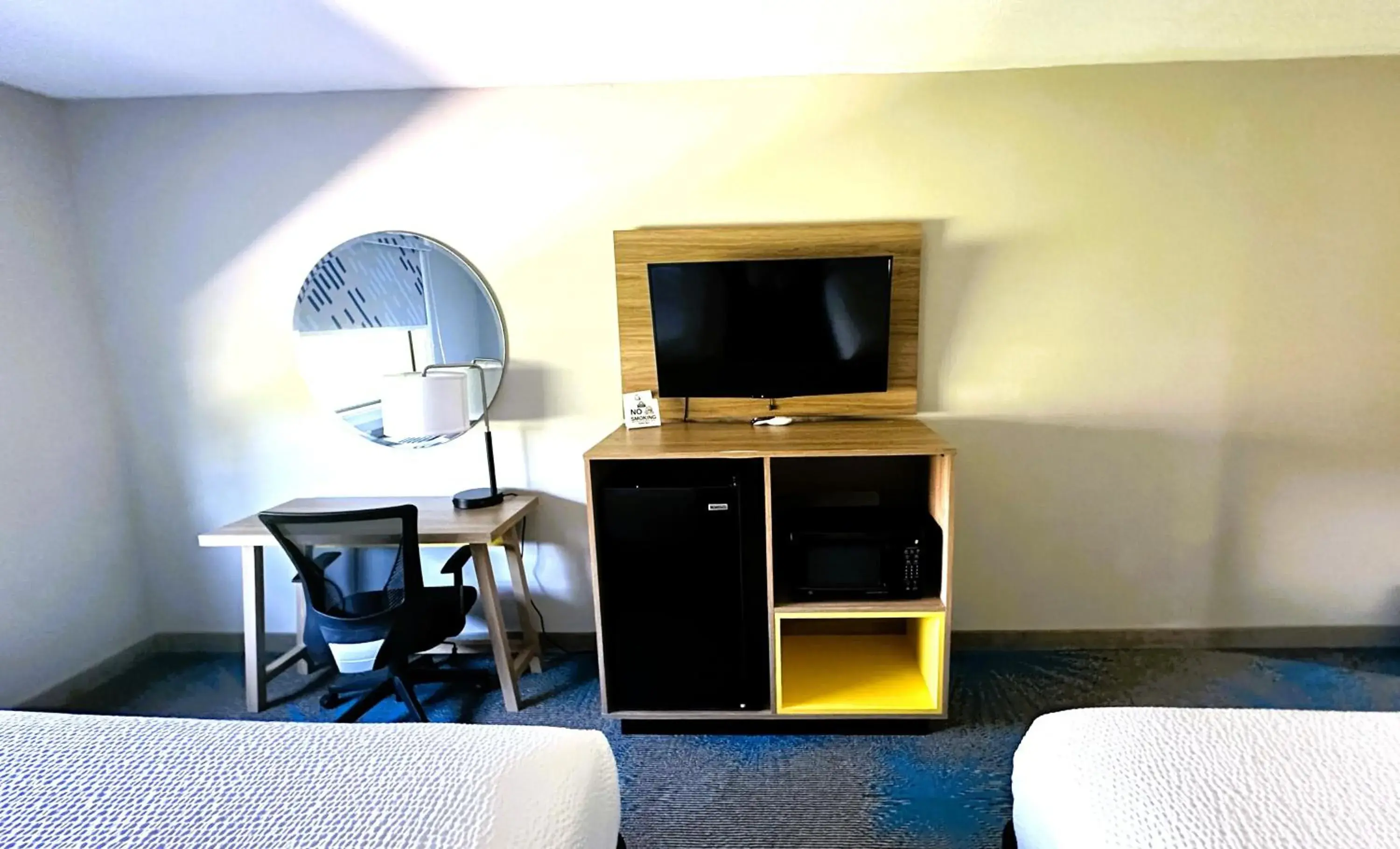 Bedroom, Bed in Days Inn & Suites by Wyndham Wynne Bedroom, Bed in Days Inn & Suites by Wyndham Wynne