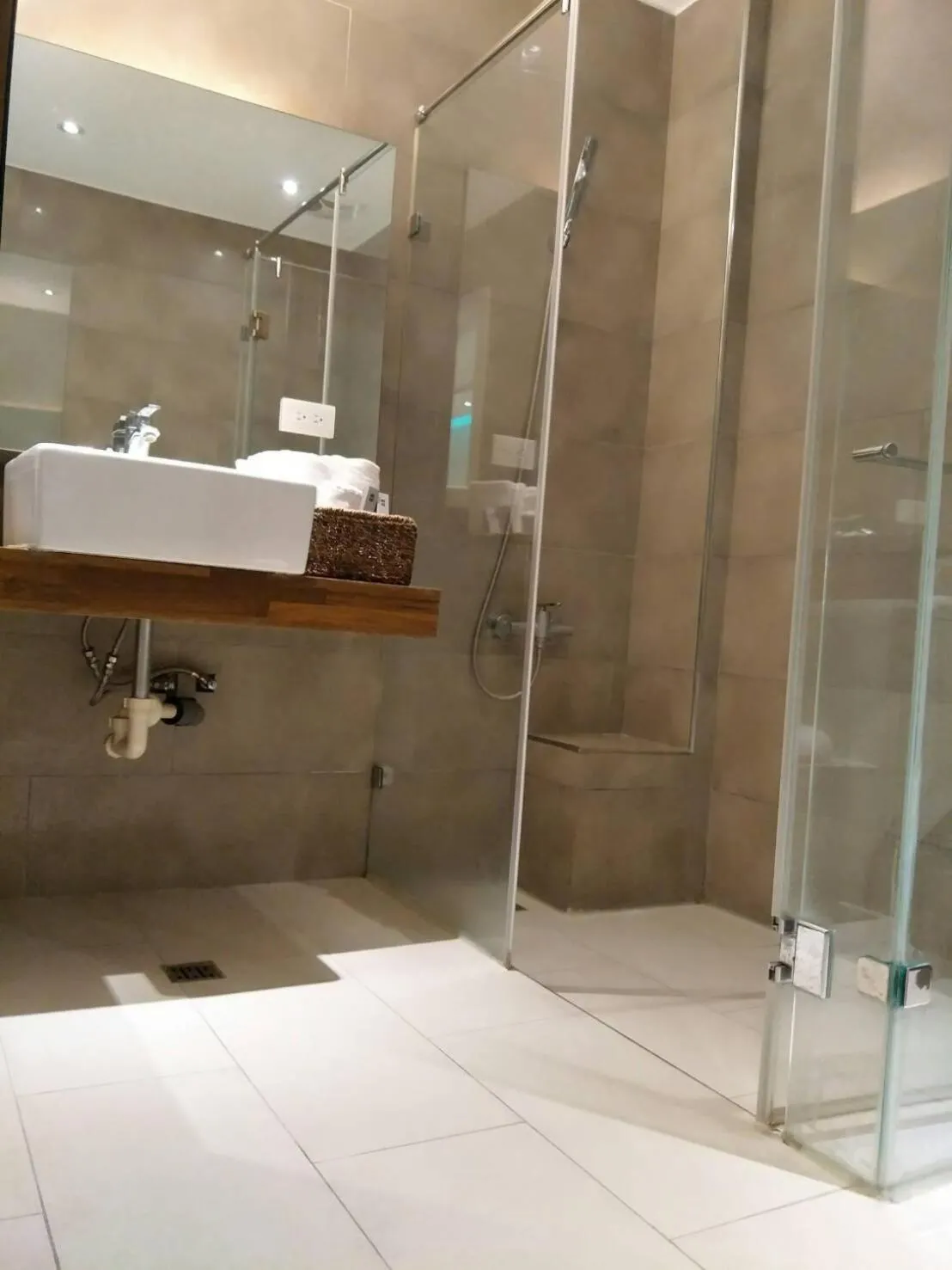 Shower in Hotel Shumei Chiayi
