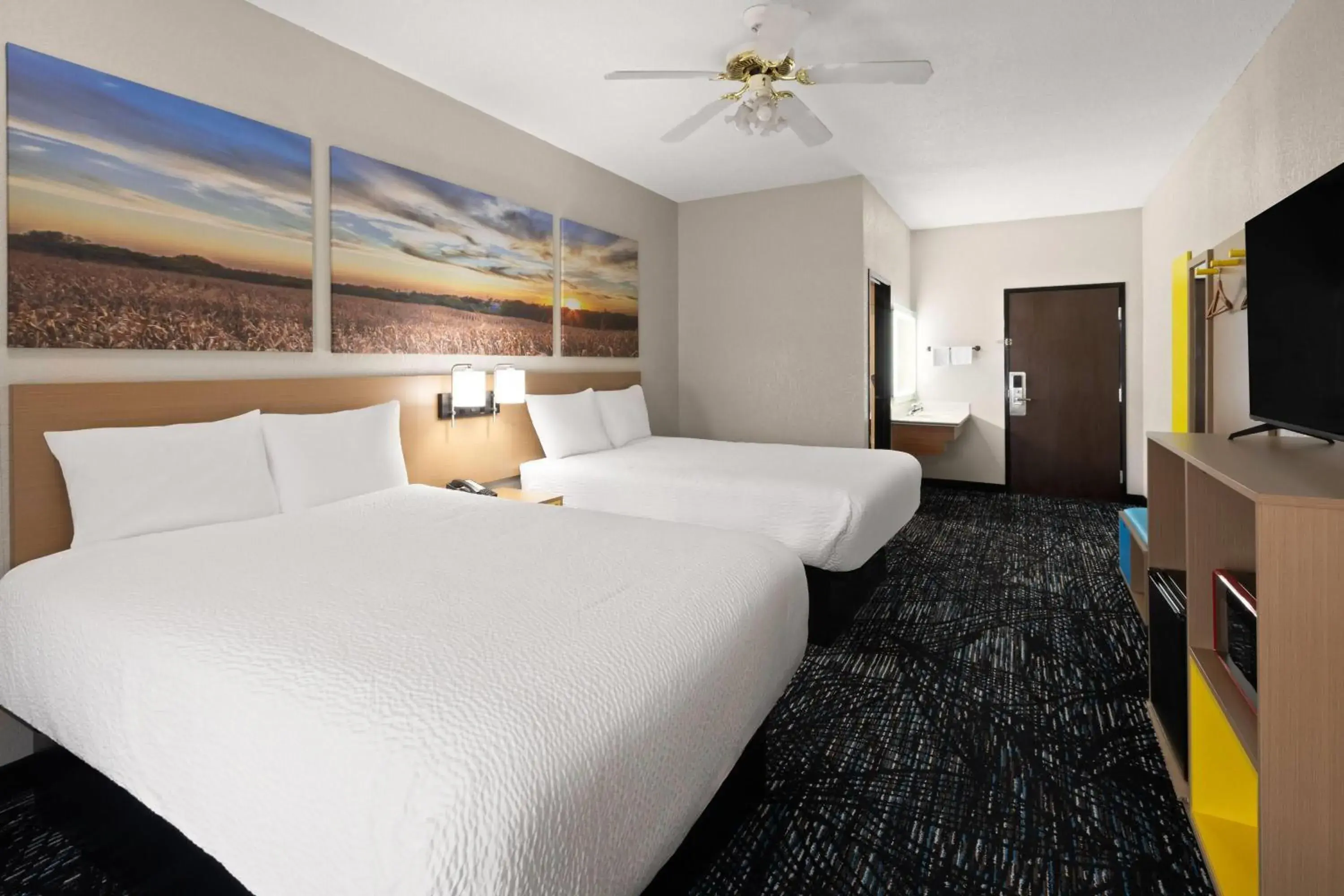 Photo of the whole room, Bed in Days Inn by Wyndham Bad Axe Photo of the whole room, Bed in Days Inn by Wyndham Bad Axe