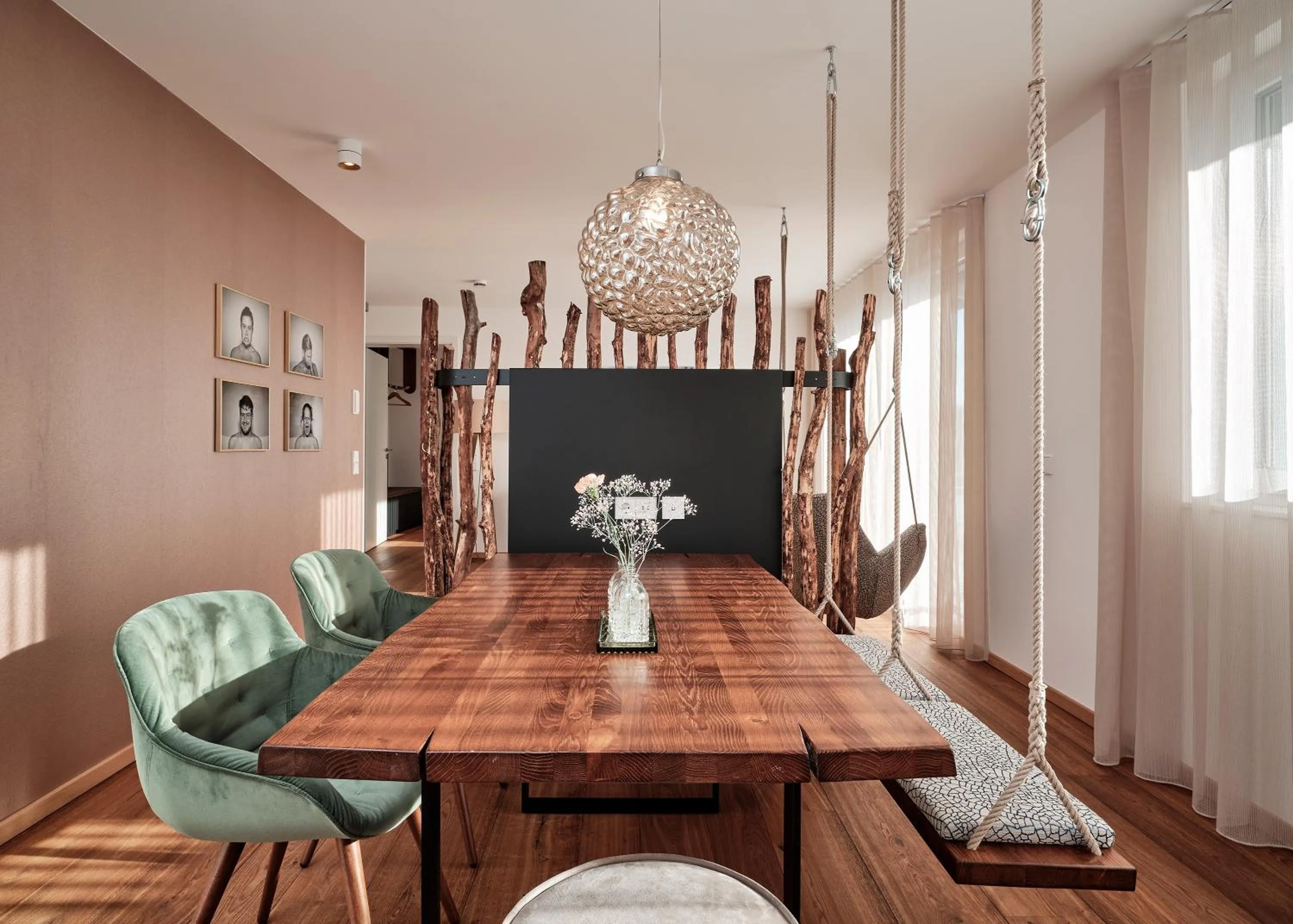 Dining area in WaldFunkeln LODGE