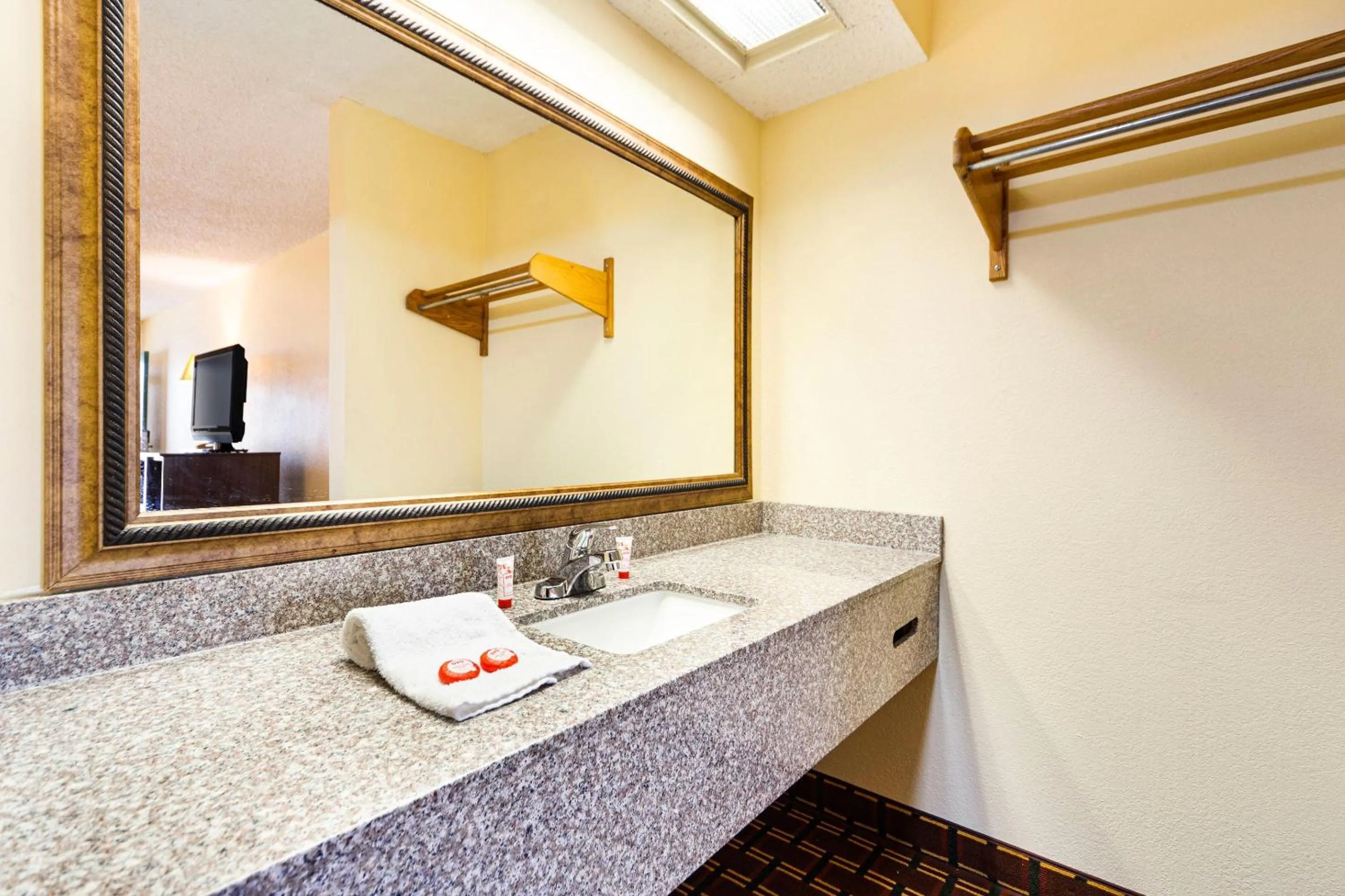 Bathroom in Days Inn by Wyndham Atmore