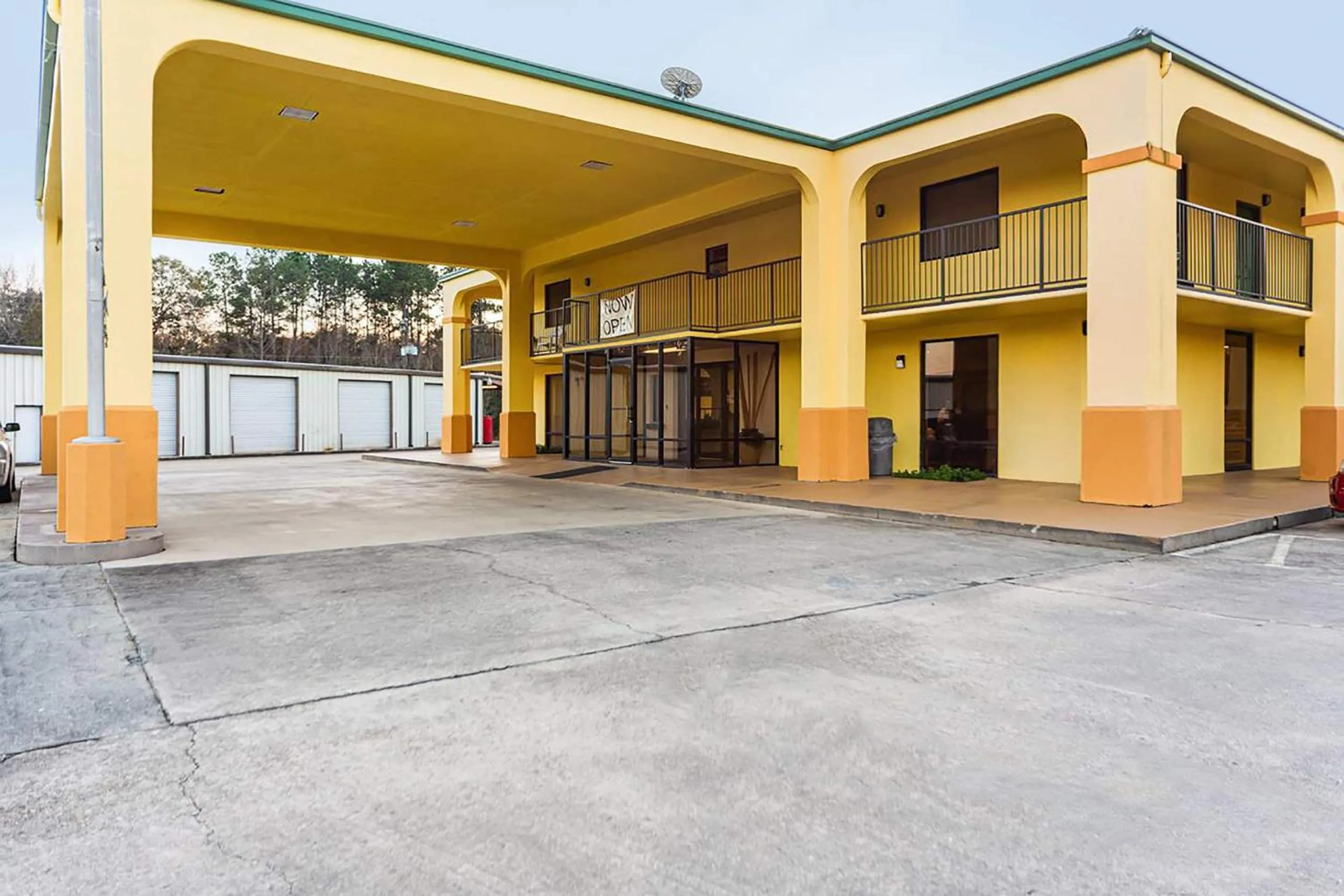 Facade/entrance in Days Inn by Wyndham Atmore