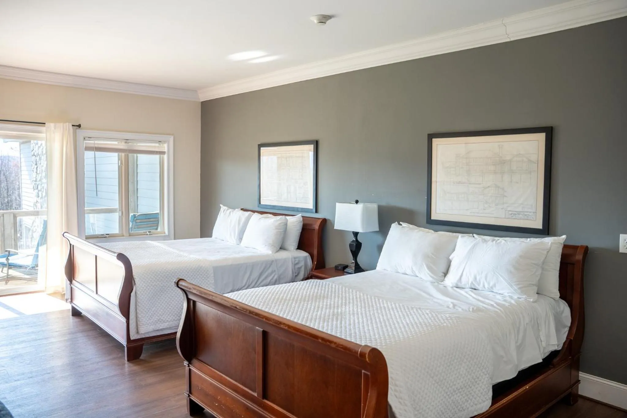 Bed in Inn at Crestwood