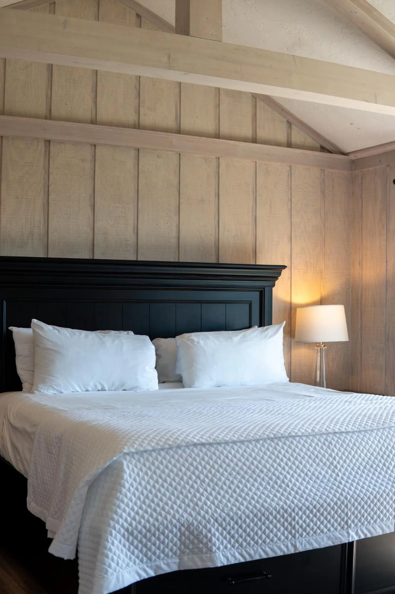 Bed in Inn at Crestwood