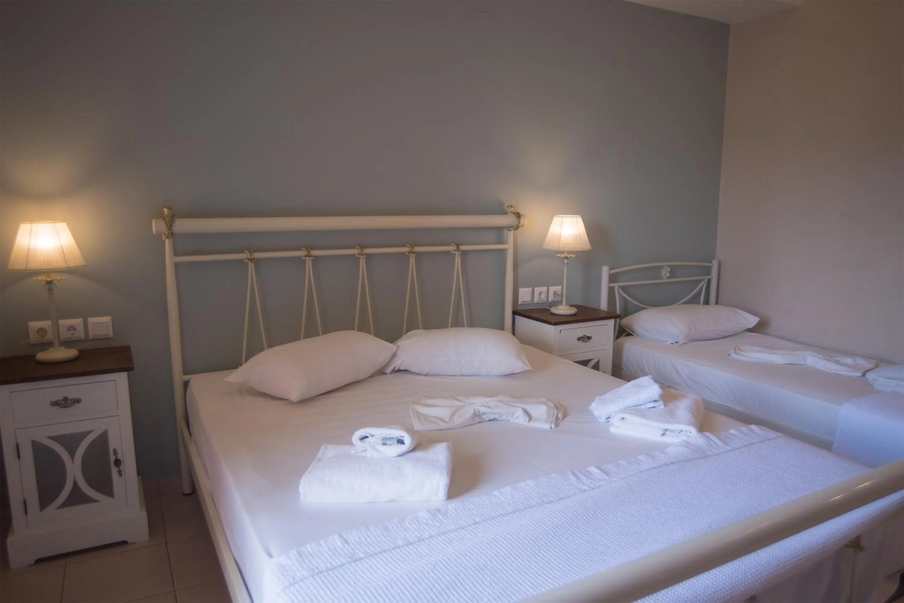 Photo of the whole room, Bed in Studios Artemis